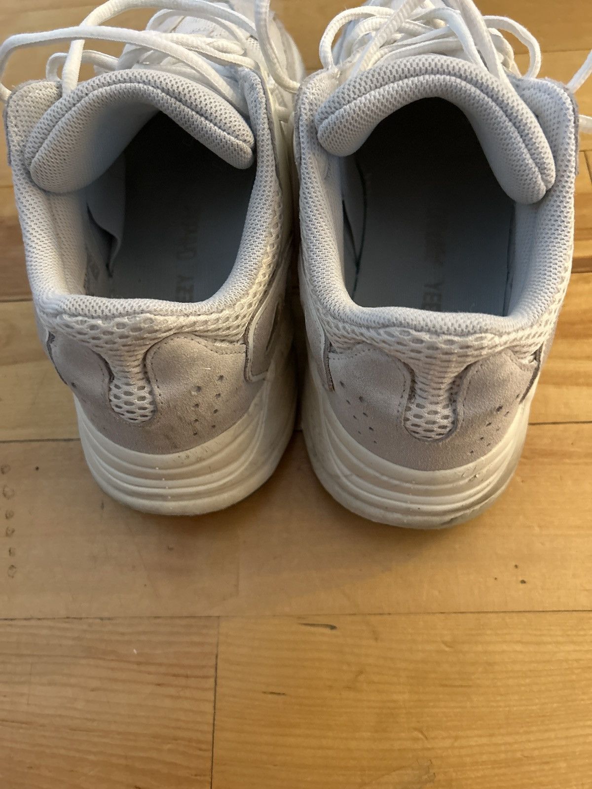 Yeezy Yeezy Boost 700 Size US 10 / EU 43 - 8 Thumbnail