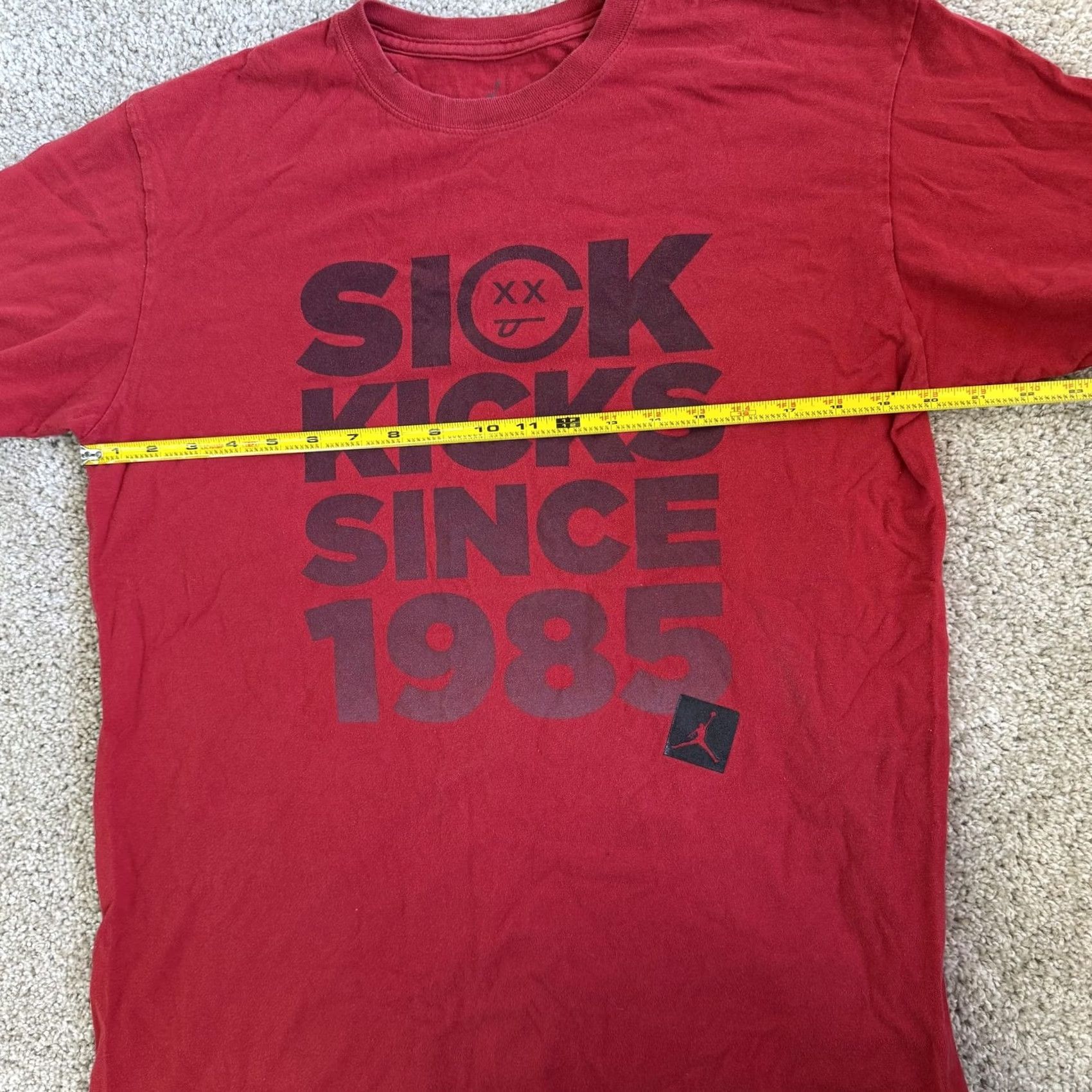 Jordan Brand Jordan Sick Kicks Since 1985 Shirt Mens Large Red Sneaker Graphic Tee T-Shirt Size US L / EU 52-54 / 3 - 5 Thumbnail
