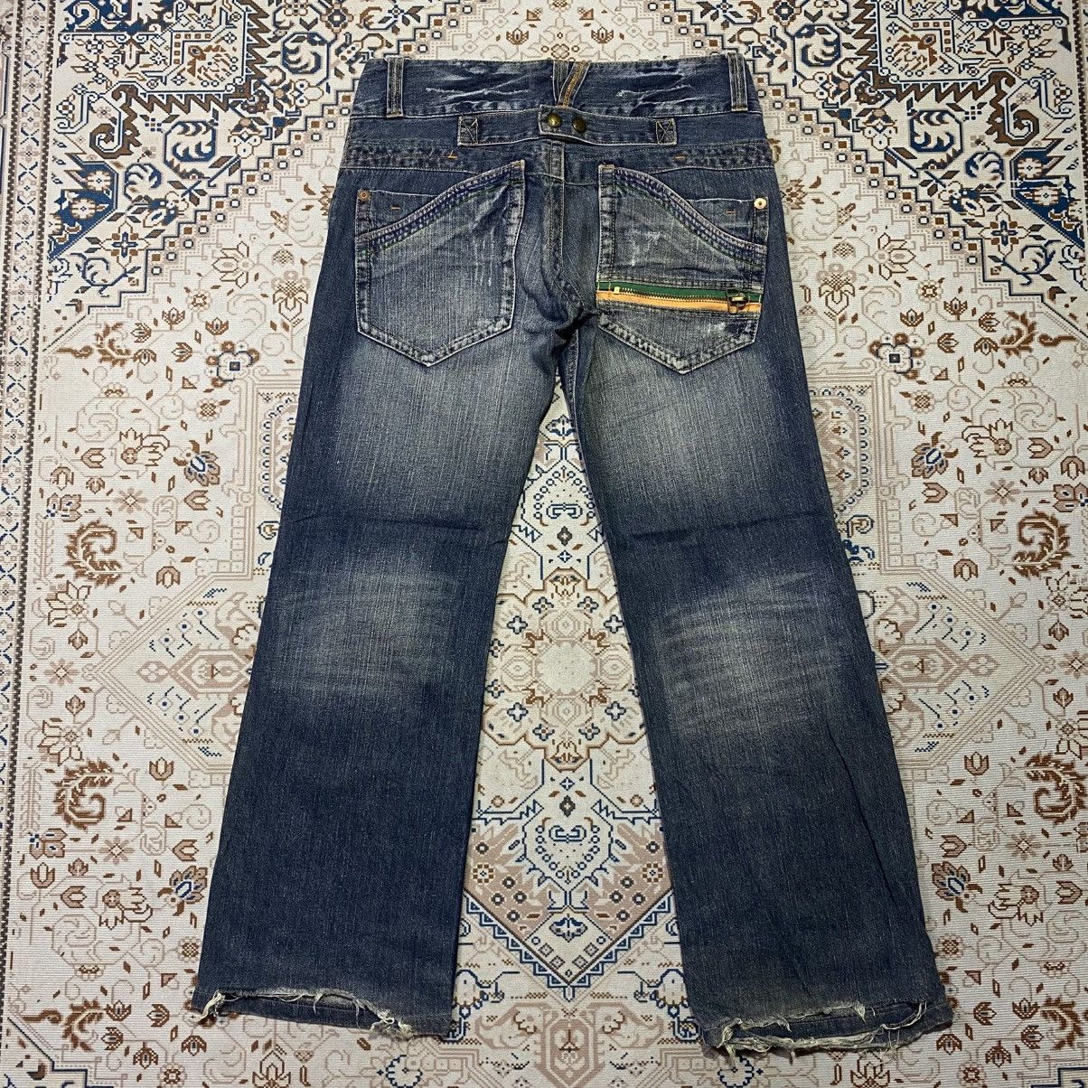 If Six Was Nine × Japanese Brand × Le Grande Bleu (L.G.B.) 2000s Y2K Root Three Beautiful Fade Distressed Jeans Size US 30 / EU 46 - 2 Thumbnail