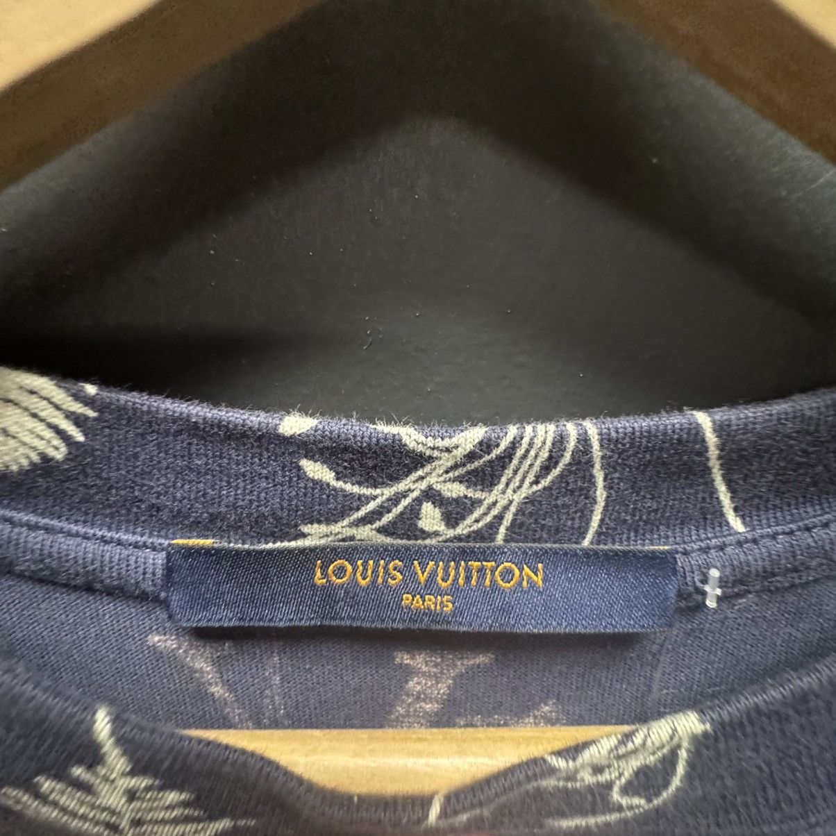 Louis Vuitton Louis Vuitton 2020 Leaf Floral Print Discharge T-Shirt Navy Size US XS / EU 42 / 0 - 10 Thumbnail
