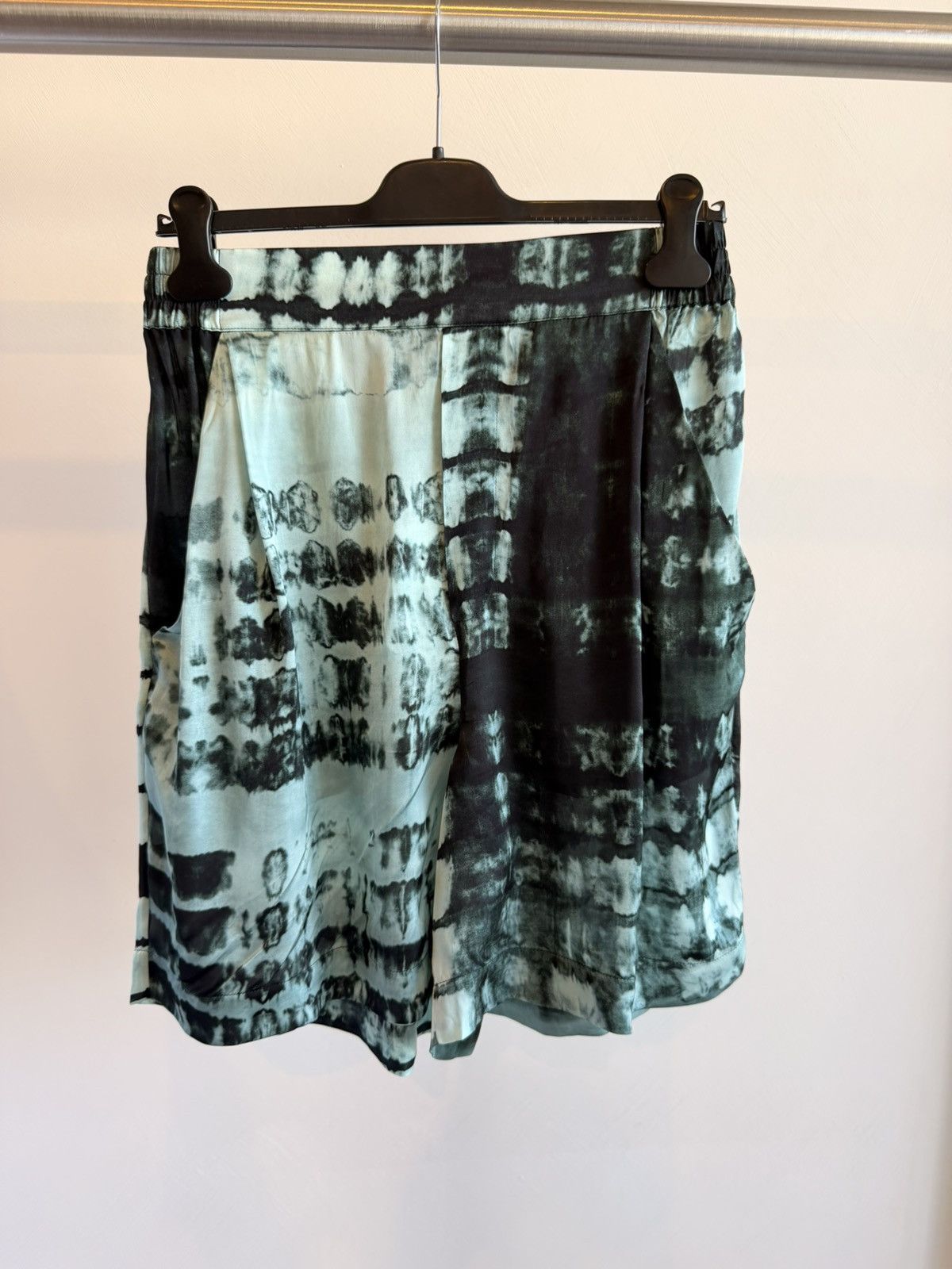 Other DELOS Printed Shorts Turquoise Shibori Tie Dye Size M Size US 31 - 1 Thumbnail