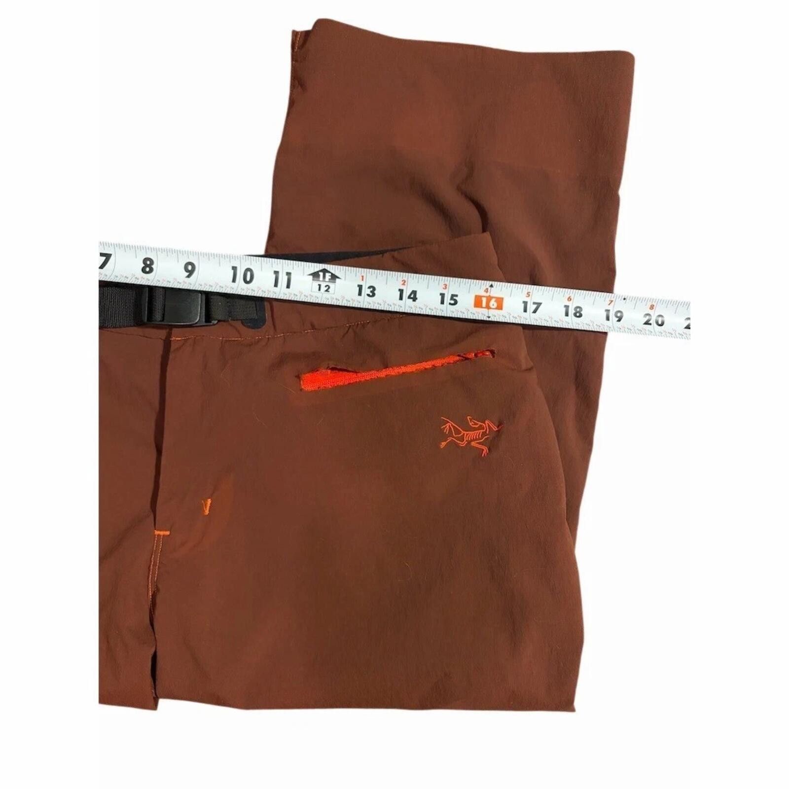 Arc'teryx Arcteryx Women’s 10 Cargo Capri Terracotta Hiking Pants Size 32" / US 10 / IT 46 - 7 Thumbnail