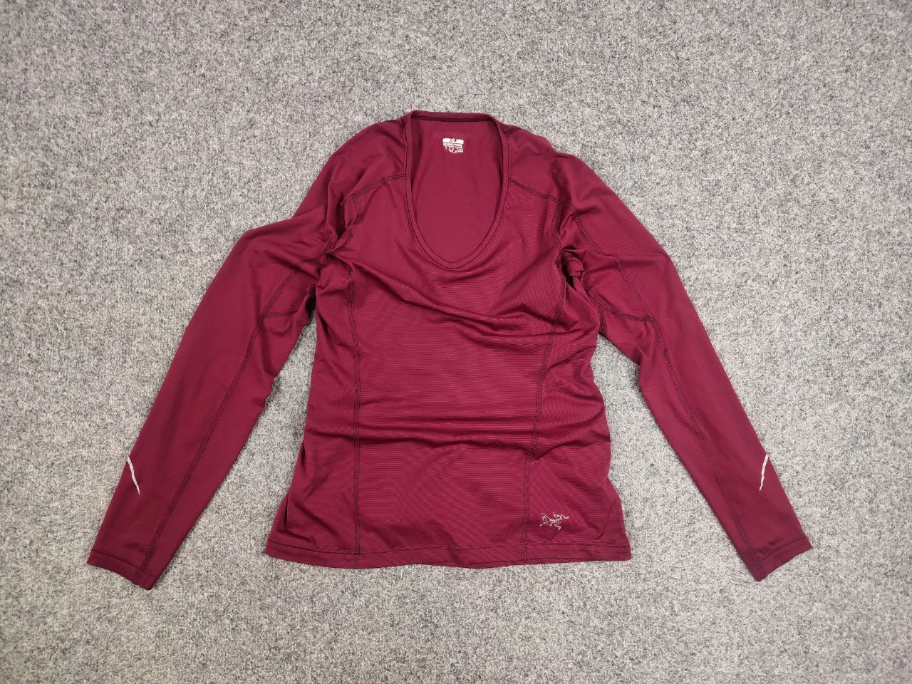 Arc'teryx Vintage Arc'teryx Top LS Women's long sleeve Burgundy Shirts Size S / US 4 / IT 40 - 12 Thumbnail