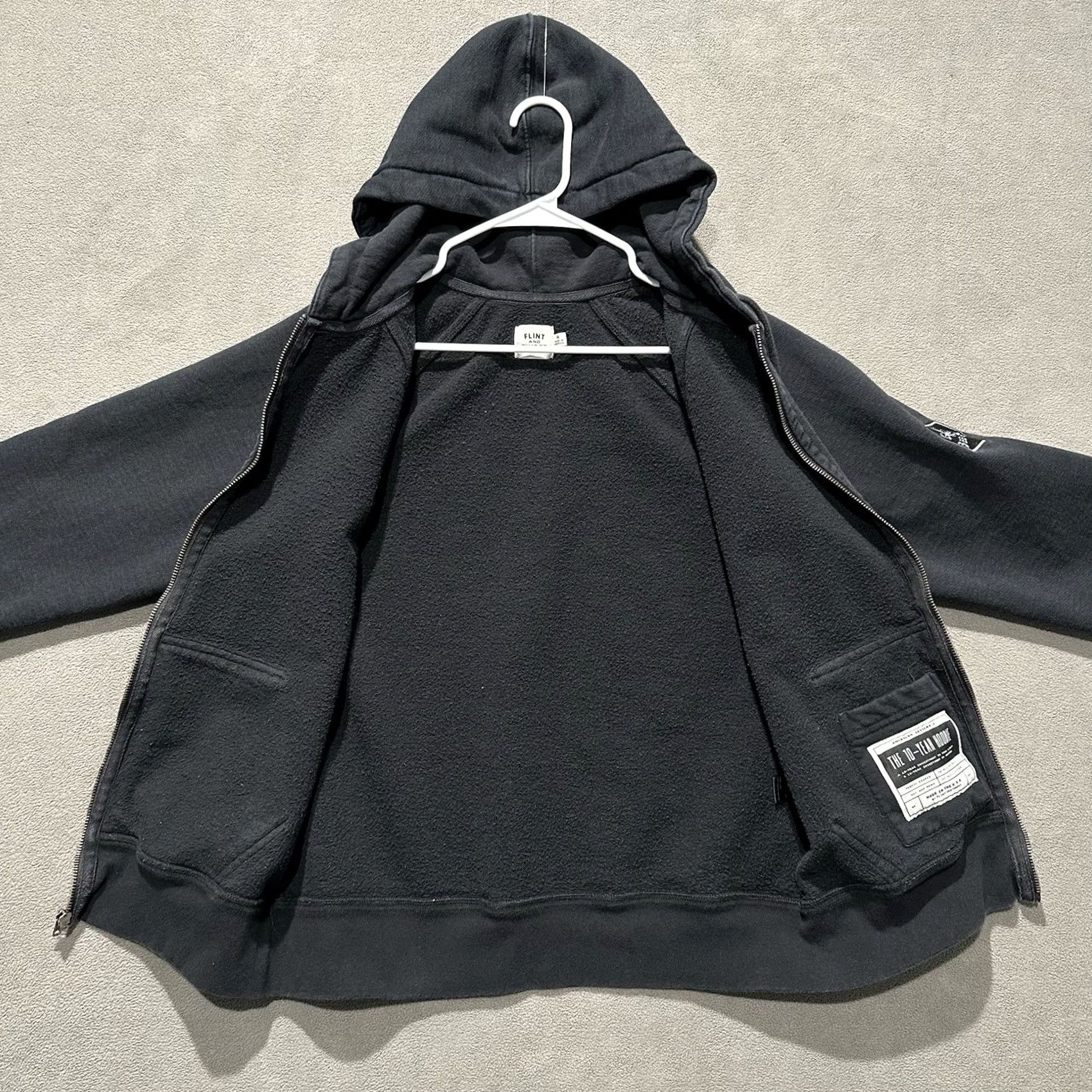 Flint And Tinder Flint And Tinder Hoodie Mens S Black Full Zip Logo Heavyweight EUC Size US S / EU 44-46 / 1 - 3 Thumbnail
