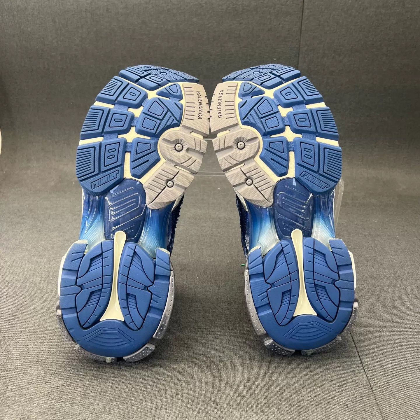 Balenciaga Balenciaga Runner White Blue 40 Mint Condition Size US 7 / EU 40 - 7 Thumbnail