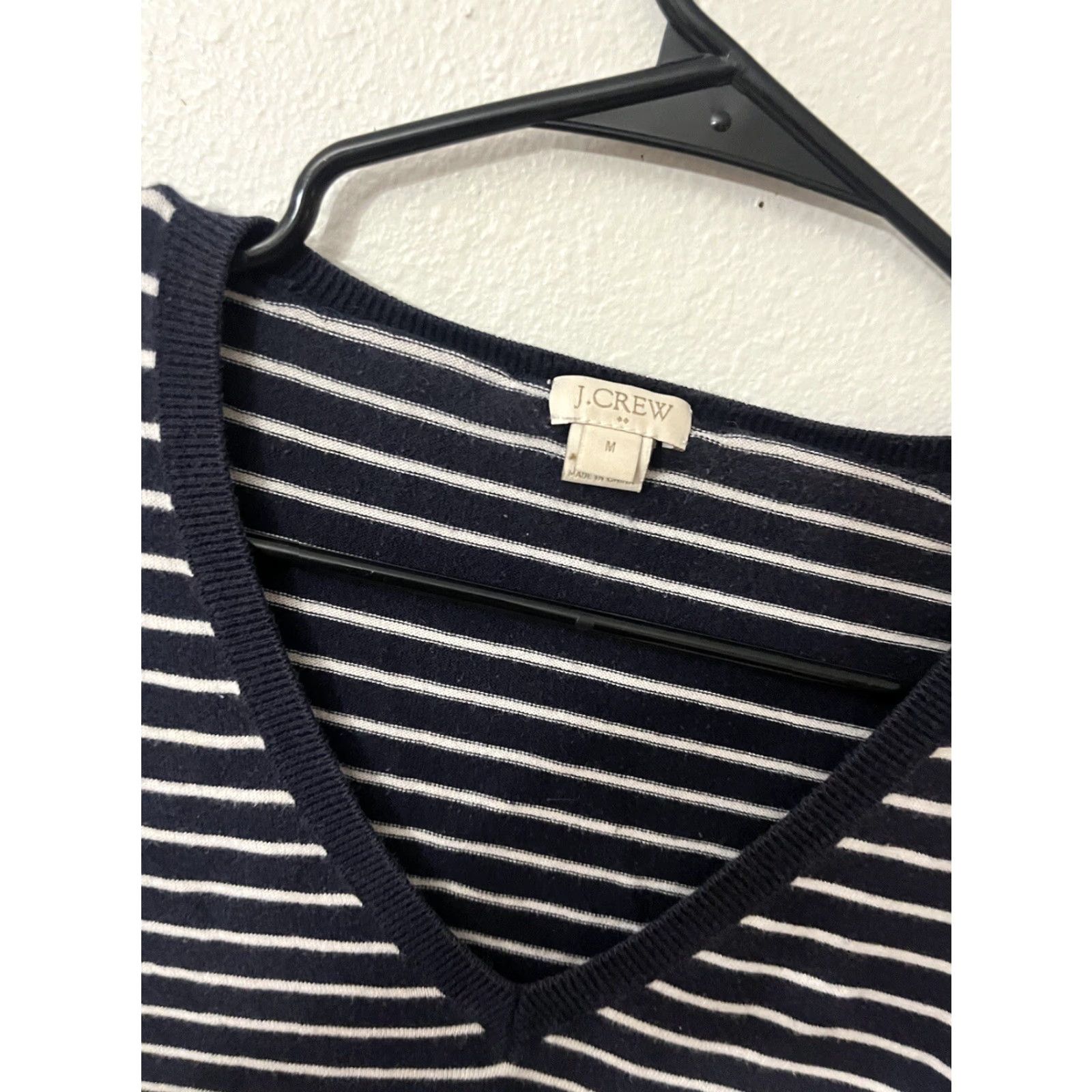 J.Crew VINTAGE J. Crew Navy Striped V-Neck Sweater Women M Size Navy Striped V-Neck Pullover Pattern Striped Knits Size M / US 6-8 / IT 42-44 - 3 Thumbnail