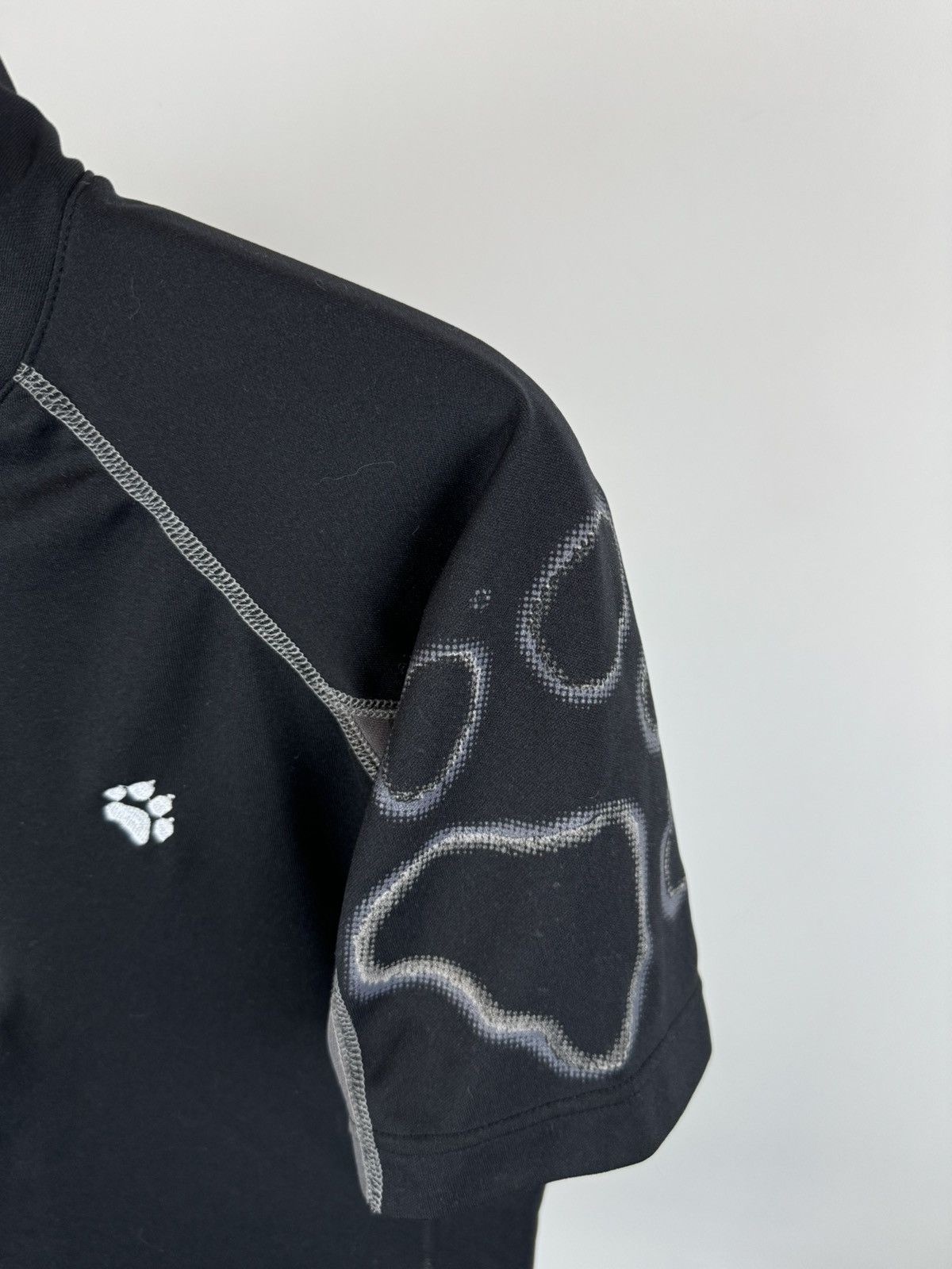Jack Wolfskin Vintage Jack Wolfskin Cycling Jersey Made in Portugal Size US L / EU 52-54 / 3 - 5 Thumbnail