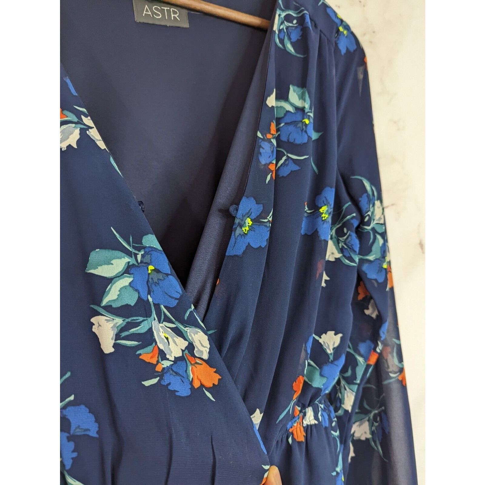 Nordstrom ASTR Romper Women Medium Long Sleeve Blue Floral Jumpsuit Size 32" / US 10 / IT 46 - 10 Thumbnail