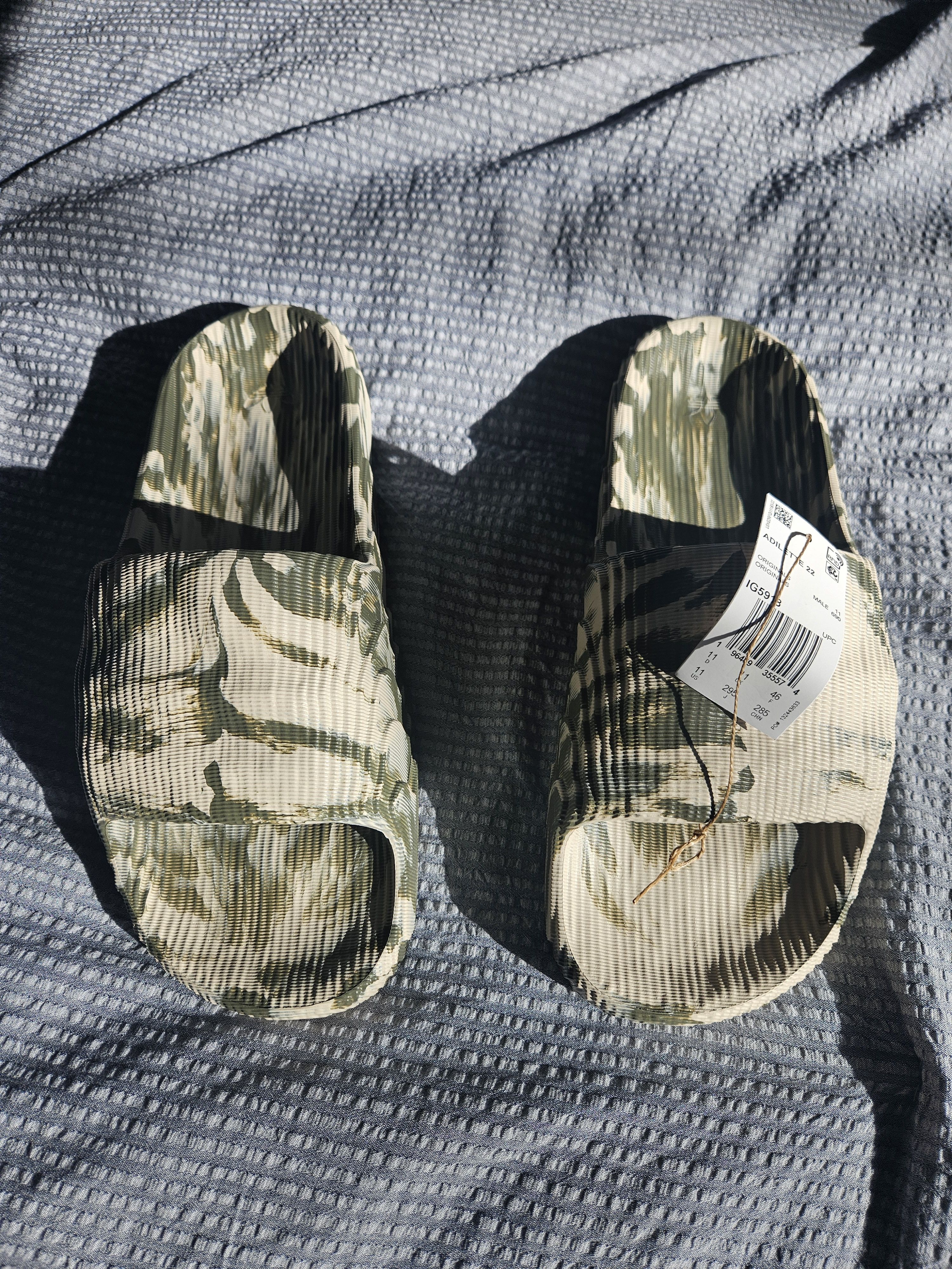 Adidas Adidas Adilette 22 Size US 11 / EU 44 - 2 Thumbnail
