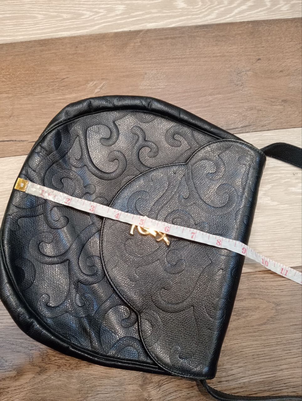Yves Saint Laurent YVES SAINT LAURENT BLACK LEATHER ARABESQUE SHOULDER BAG Size ONE SIZE - 22 Thumbnail