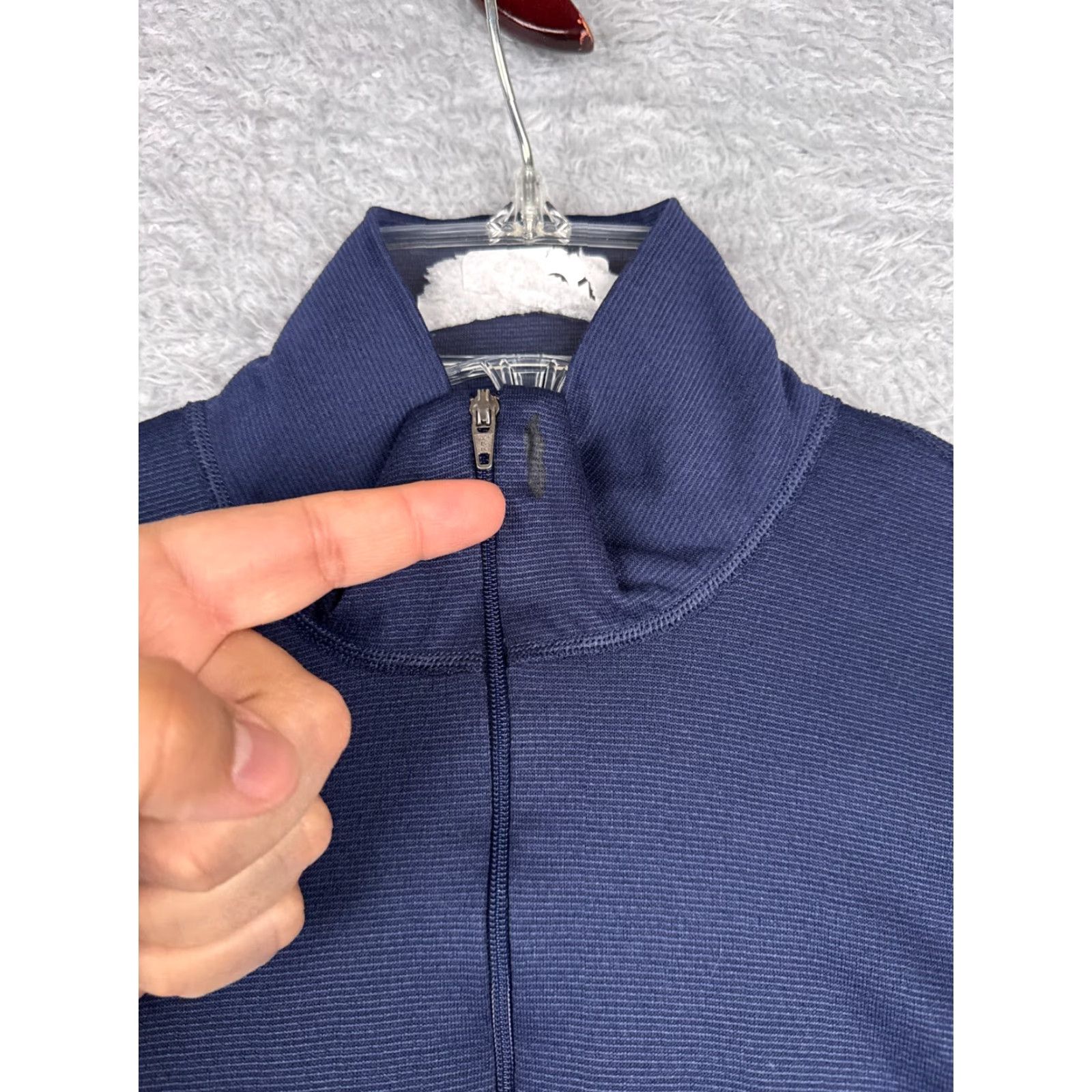 The North Face The North Face Shirt Men Large Red Long Sleeve Cotton Front Logo Crew Neck Shirt Mens Large Red Long Sleeve Cotton Logo Front The North Face Size US L / EU 52-54 / 3 - 5 Thumbnail