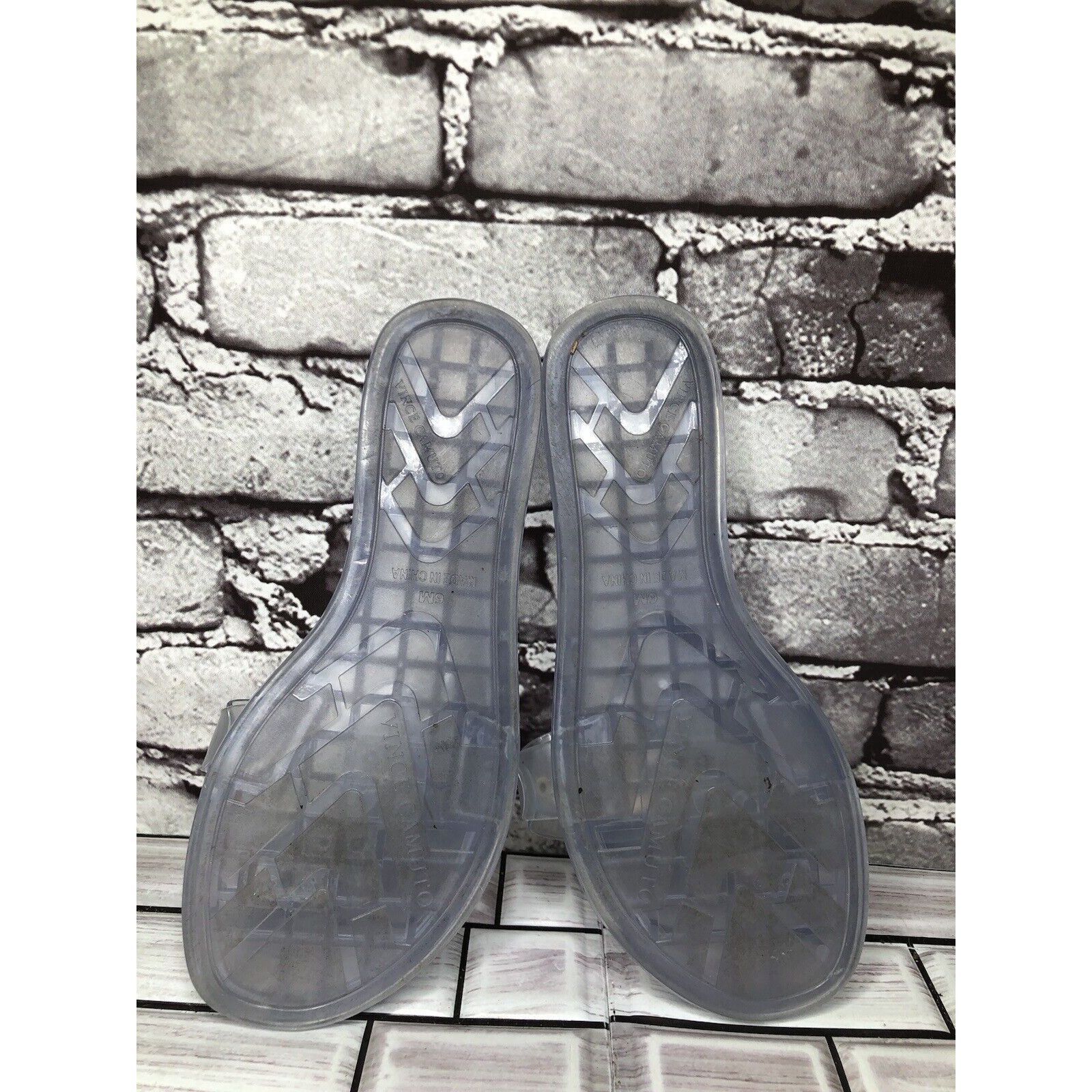 Vince Camuto Vince Camuto Clear Rubber Chain Casual Thong Slides Sandals Size US 6 / IT 36 - 12 Thumbnail