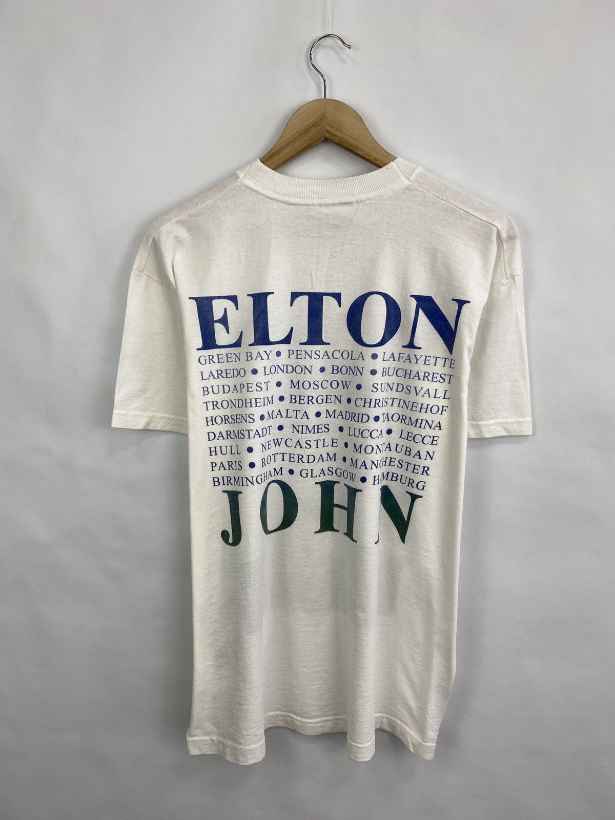 Band Tees × Vintage Vintage 90s Elton John World Tour tee rare retro hype Y2K Size US L / EU 52-54 / 3 - 7 Thumbnail