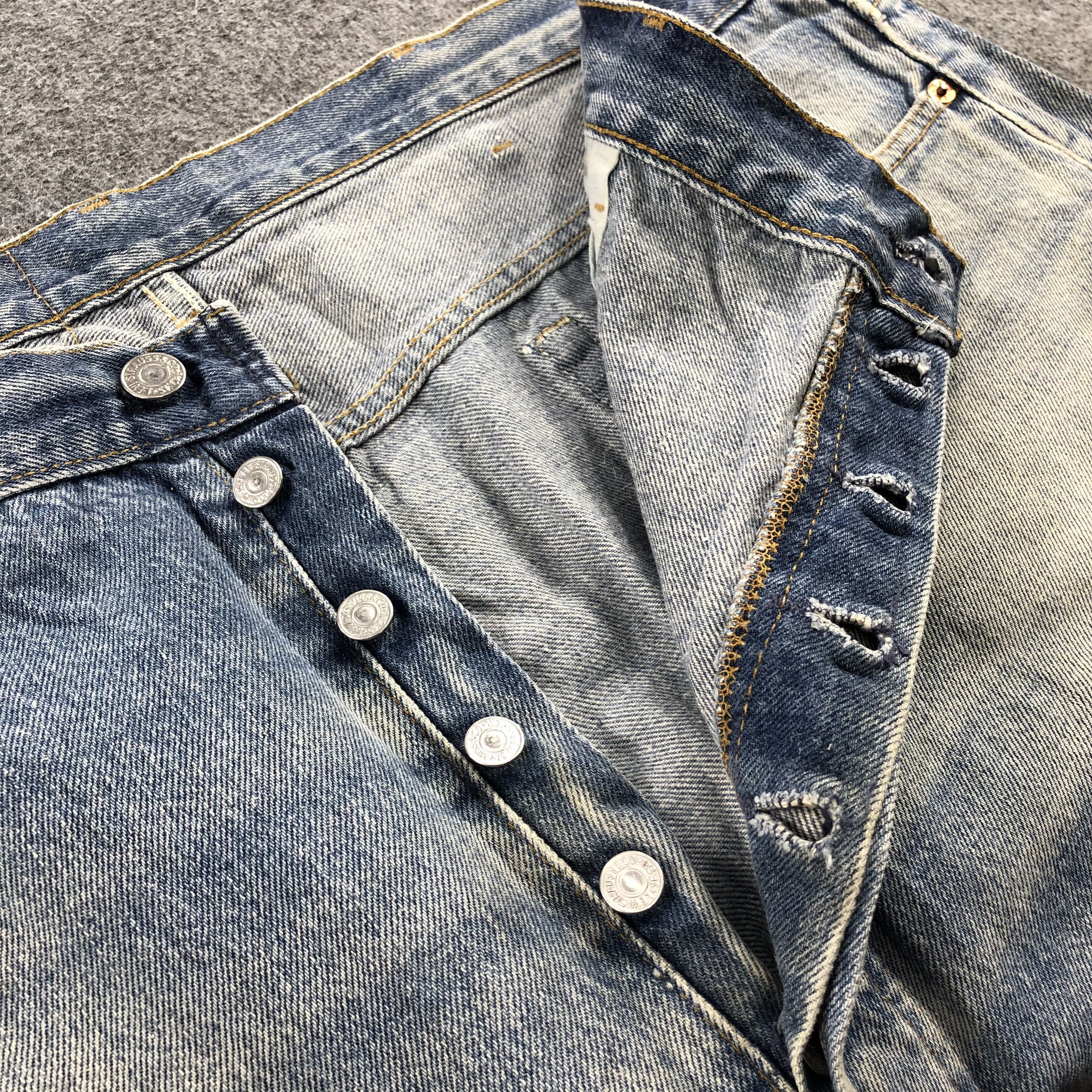 Levi's × Vintage Vintage 90s Light Wash Levis 501 Jeans-JM866 Size US 43 - 8 Thumbnail