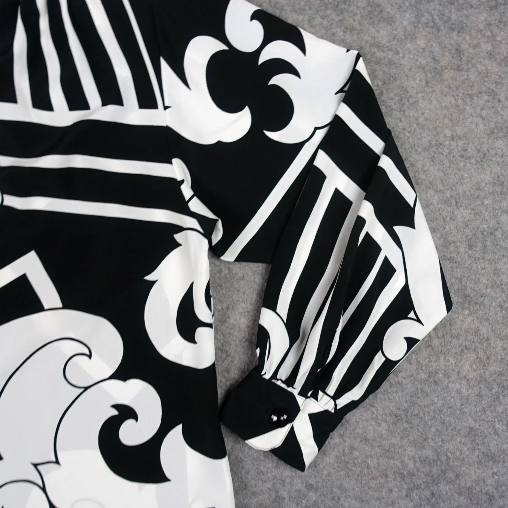 Vintage VINTAGE Brownstone Studio Blouse Womens 12 Black White Abstract Scroll 80s Shirt Womens Size 12 Size XL / US 12-14 / IT 48-50 - 4 Thumbnail