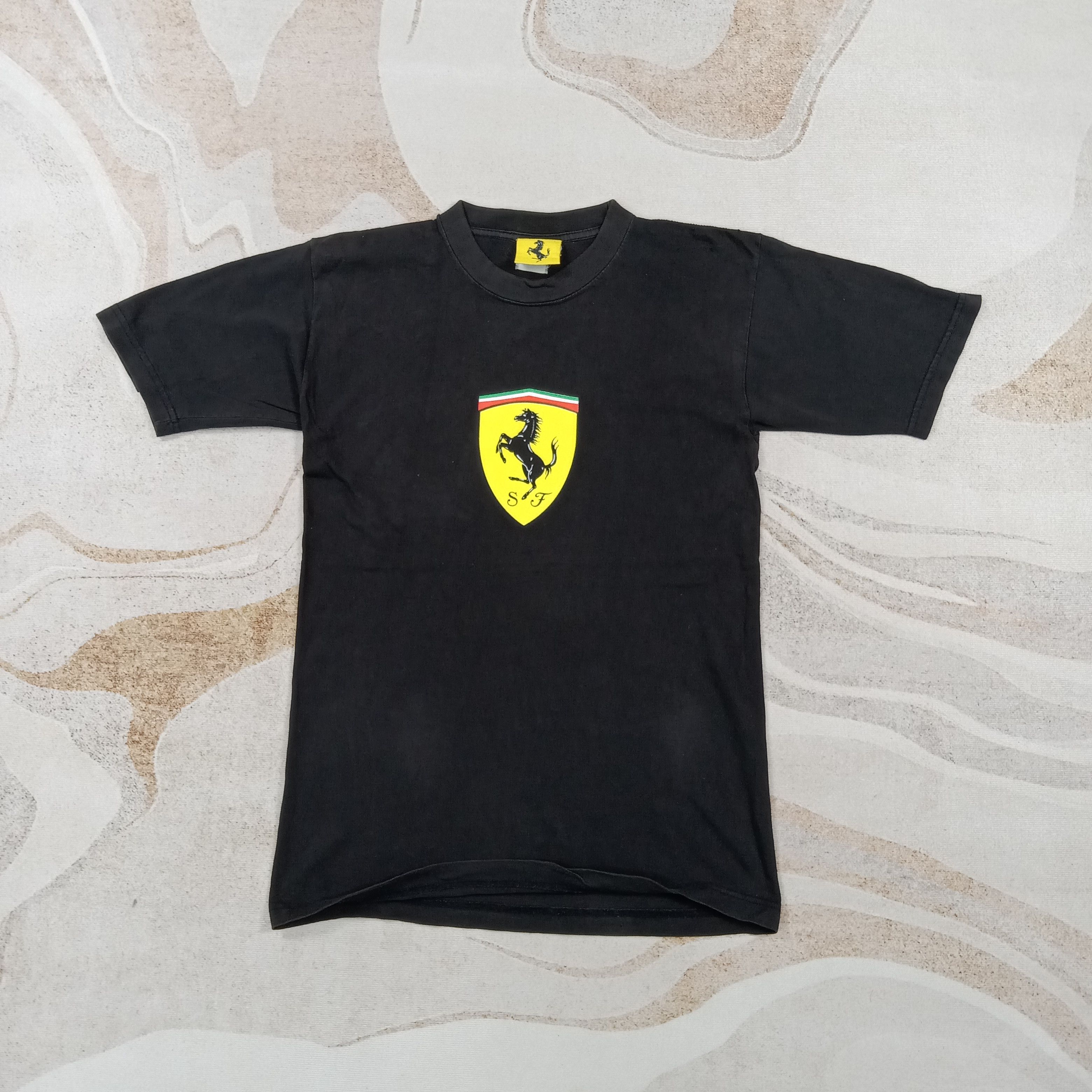 Ferrari Ferrari Sports Formula One Racing Tshirt C276N16 Size S / US 4 / IT 40 - 1 Thumbnail