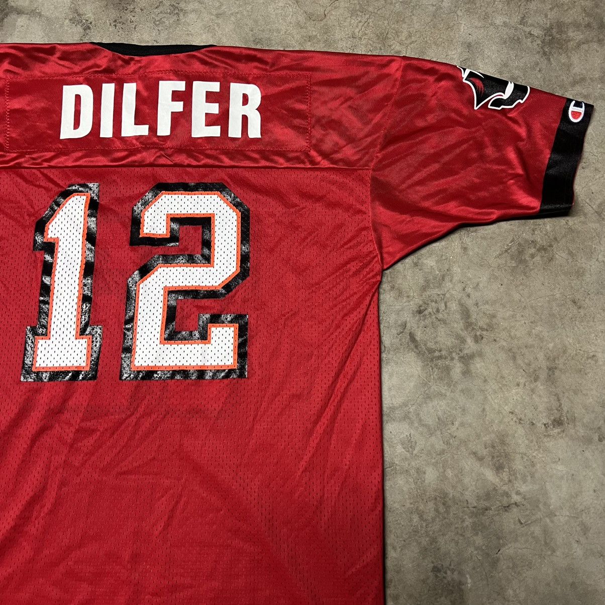 Champion × NFL × Vintage Vintage NFL Tampa Bay Buccaneers T. Dilfer Champion Jersey Size US XL / EU 56 / 4 - 1 Thumbnail