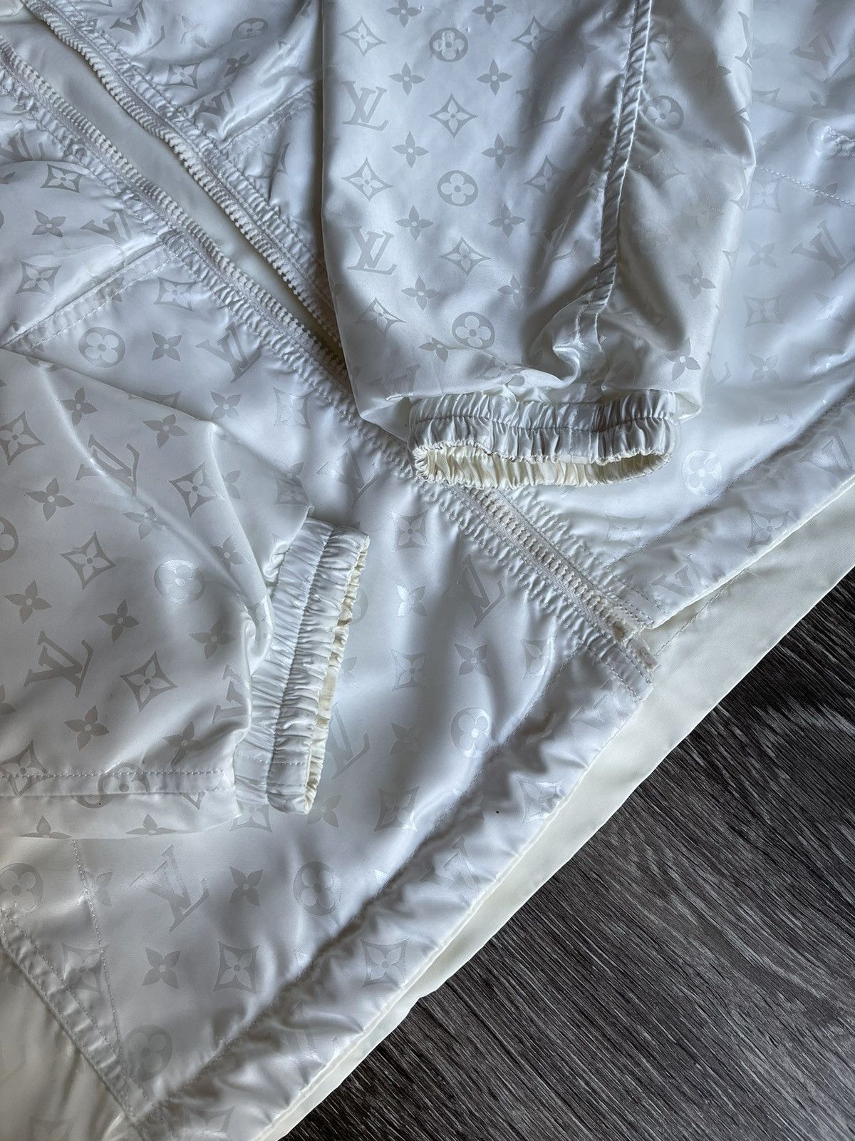 Louis Vuitton Louis Vuitton White Monogram Zip Up Jacket Size US M / EU 48-50 / 2 - 6 Thumbnail