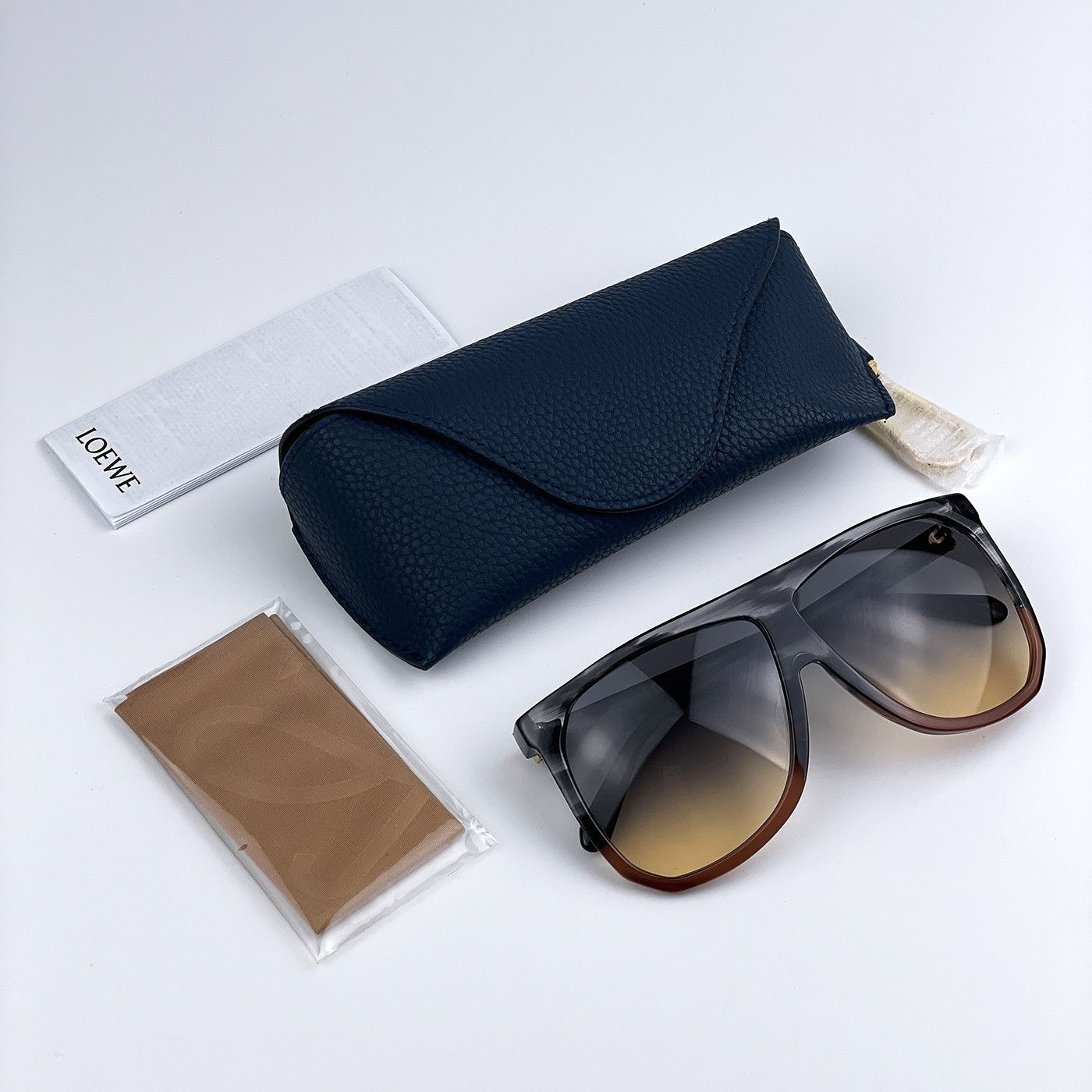 Loewe NEW Loewe LW40001F FILIPA 20B Shield Women Sunglasses Size ONE SIZE - 10 Thumbnail