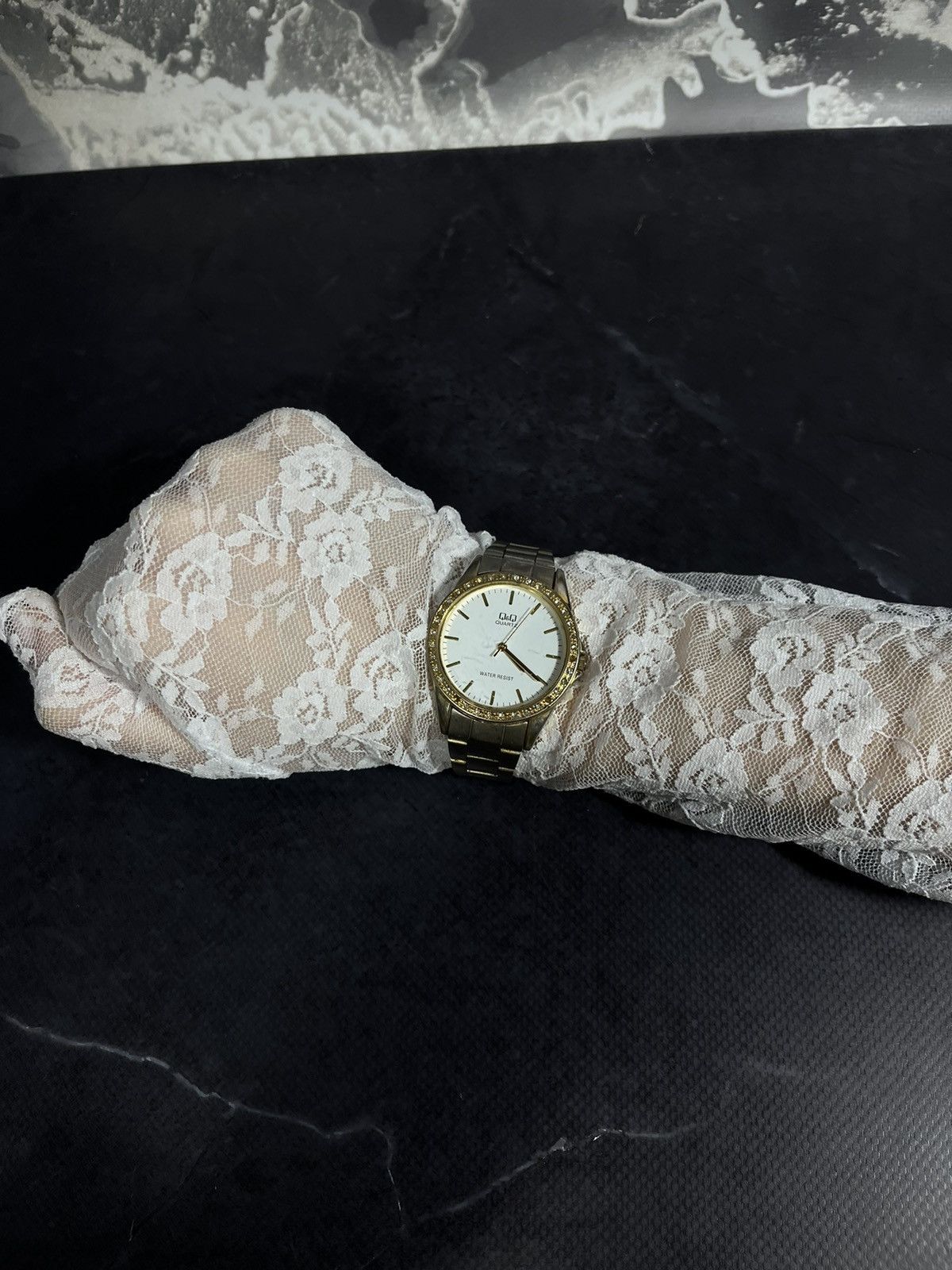Hysteric Glamour Q&Q Gold-Tone Rhinestone Watch, Japan Quartz, Vintage Style Size ONE SIZE - 2 Thumbnail