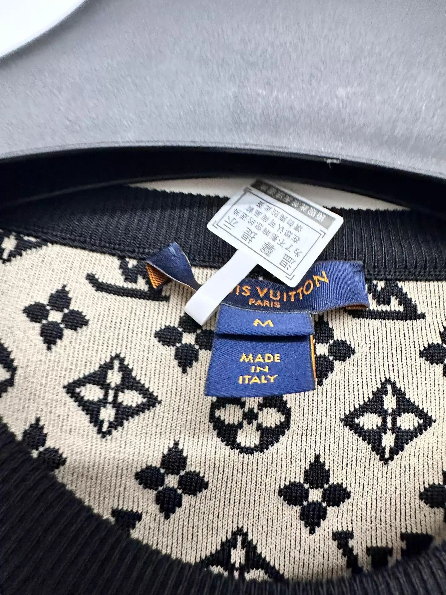 Louis Vuitton LV All-Over Print Top M 41/88/64 Size M / US 6-8 / IT 42-44 - 3 Thumbnail