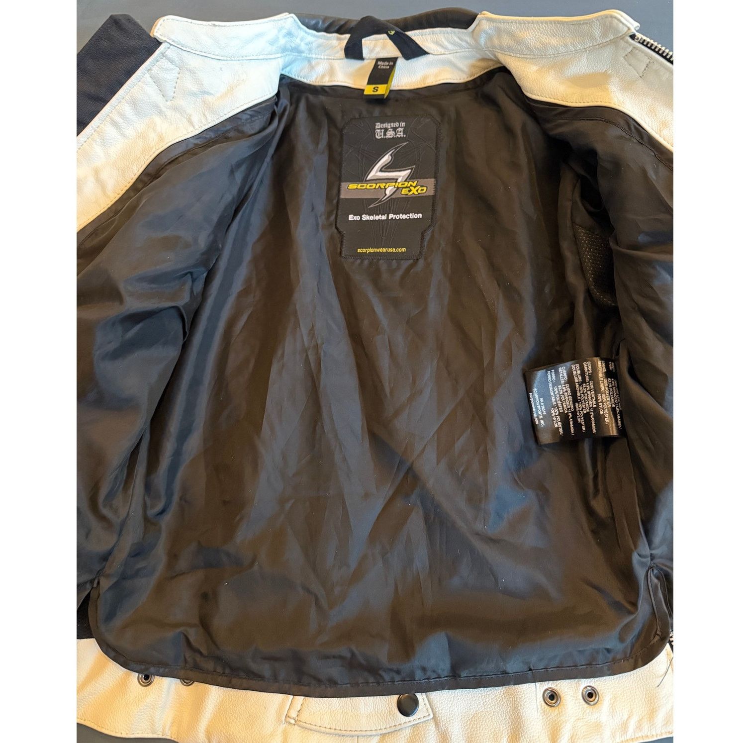 & Other Stories Scorpion EXO Women’s Motorcycle Jacket White/Black – Size S Size S / US 4 / IT 40 - 5 Thumbnail