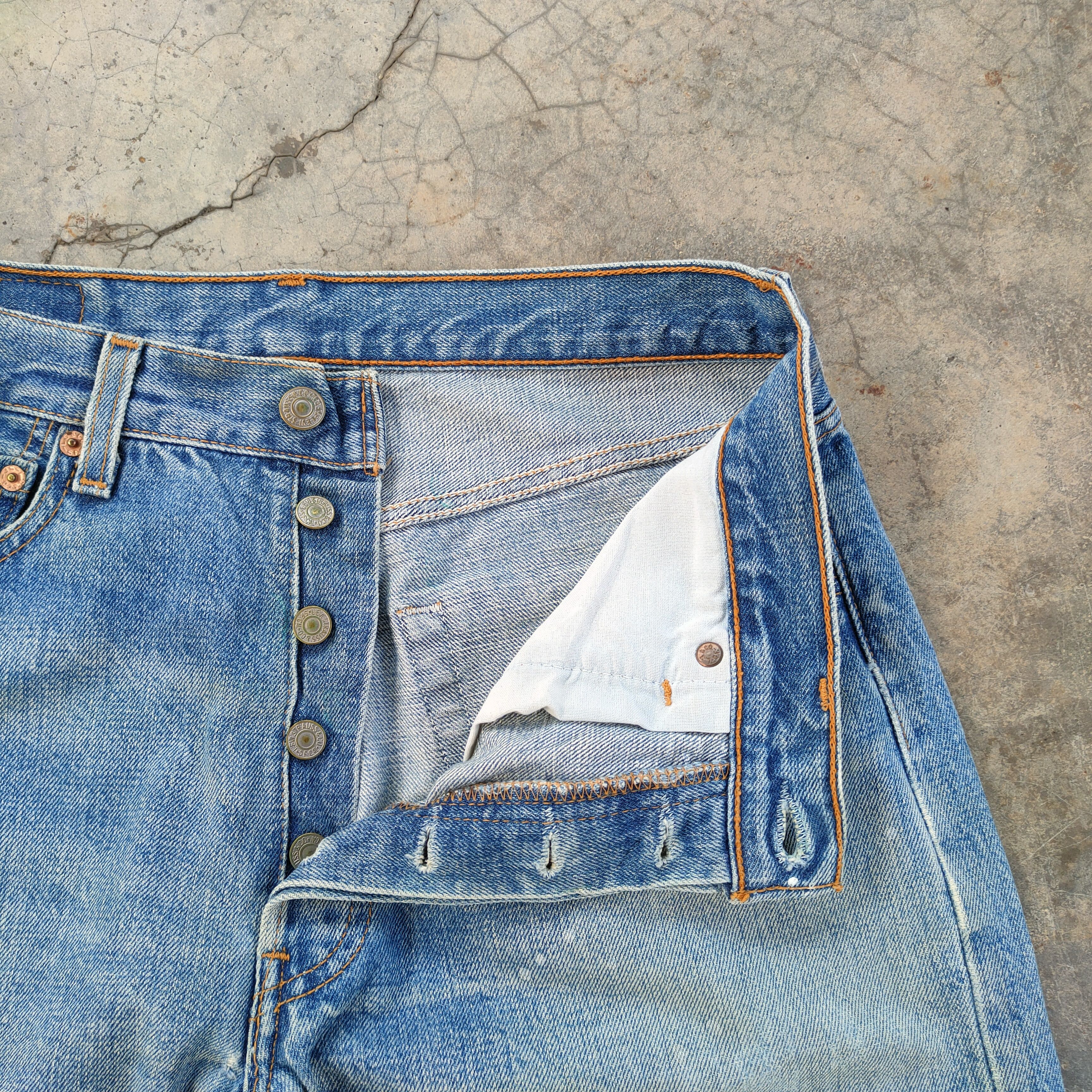 Levi's Vintage Clothing VINTAGE LEVI'S 501 FADED DISTRESSED JEAN DENIM PANTS Size US 30 / EU 46 - 5 Thumbnail