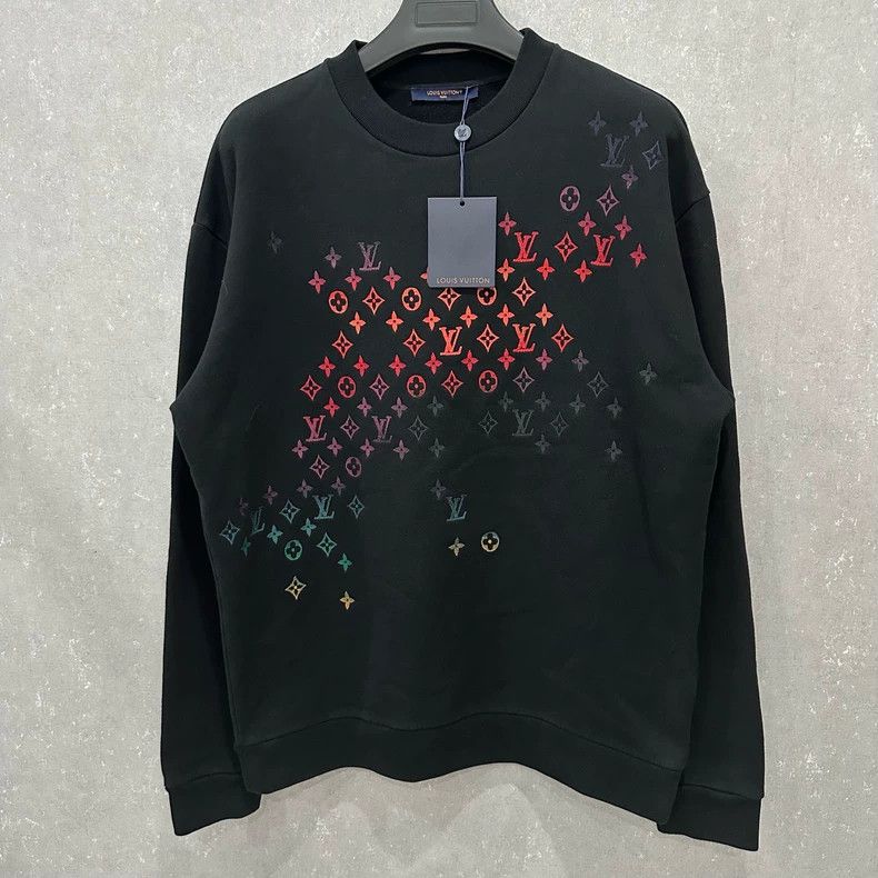 Louis Vuitton Louis Vuitton Gradient Logo Sweatshirt XL Size US XL / EU 56 / 4 - 1 Thumbnail