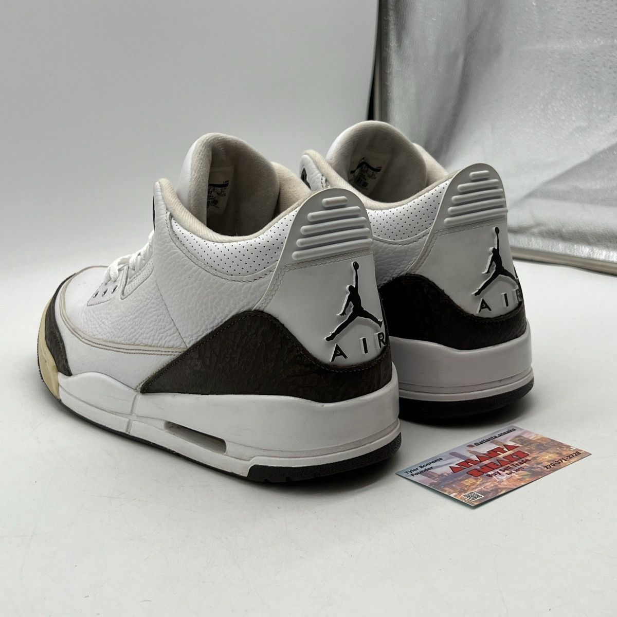 Jordan Brand Air Jordan 3 mocha Size US 13 / EU 46 - 4 Thumbnail
