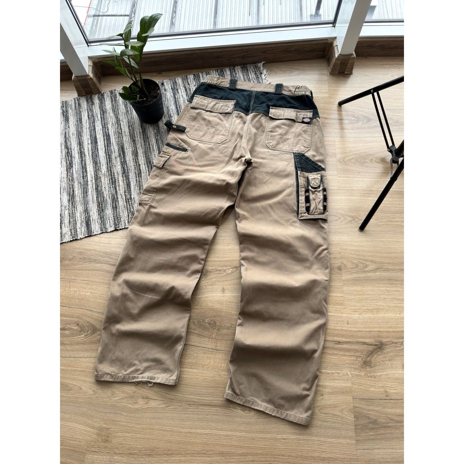 Dickies Dickies Carpenter Cargo Y2K Distressed Beige vintage Pants Size 34 Man L Mens Cargo Pants 34 Beige 90s Streetwear Workwear Vintage Dickies Size US 34 / EU 50 - 3 Thumbnail
