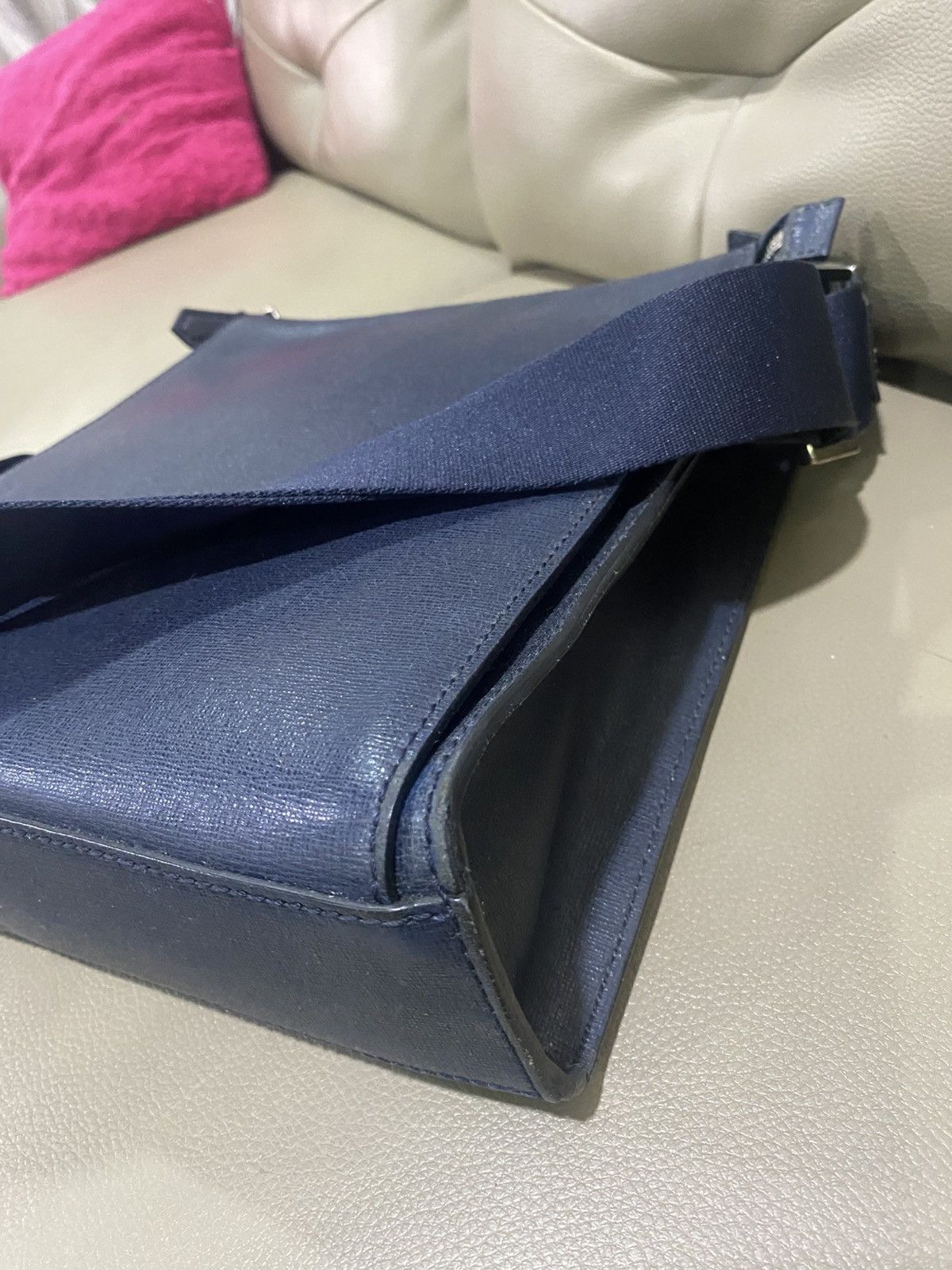 Fendi Authentic Fendi Roma Sling Leather Bag Size ONE SIZE - 9 Thumbnail