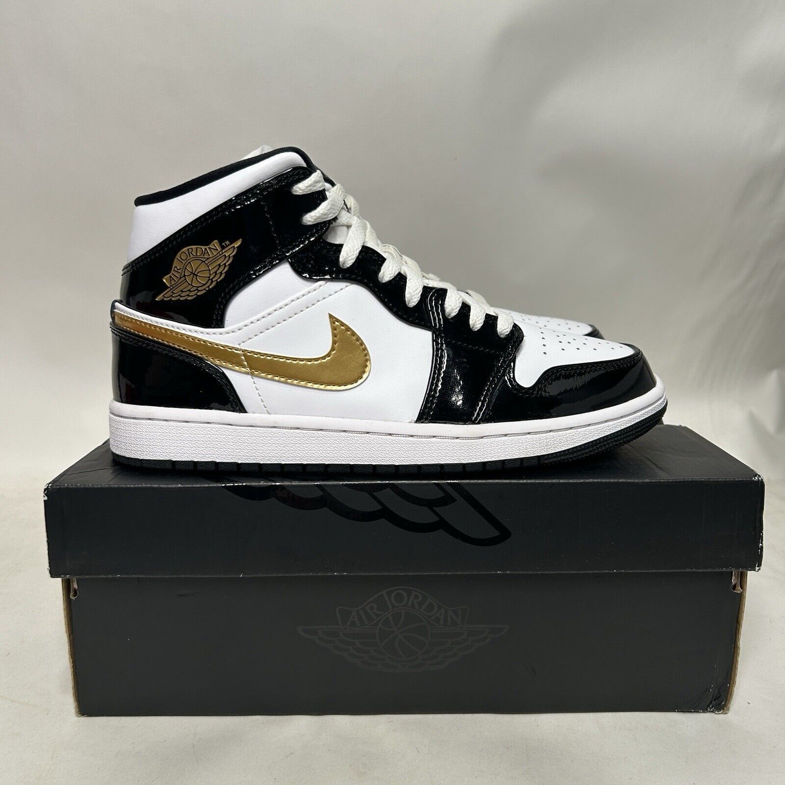 Jordan Brand Nike Air Jordan 1 Mid SE “Patent Black Metallic Gold” 2024 Size US 8 / EU 41 - 5 Thumbnail