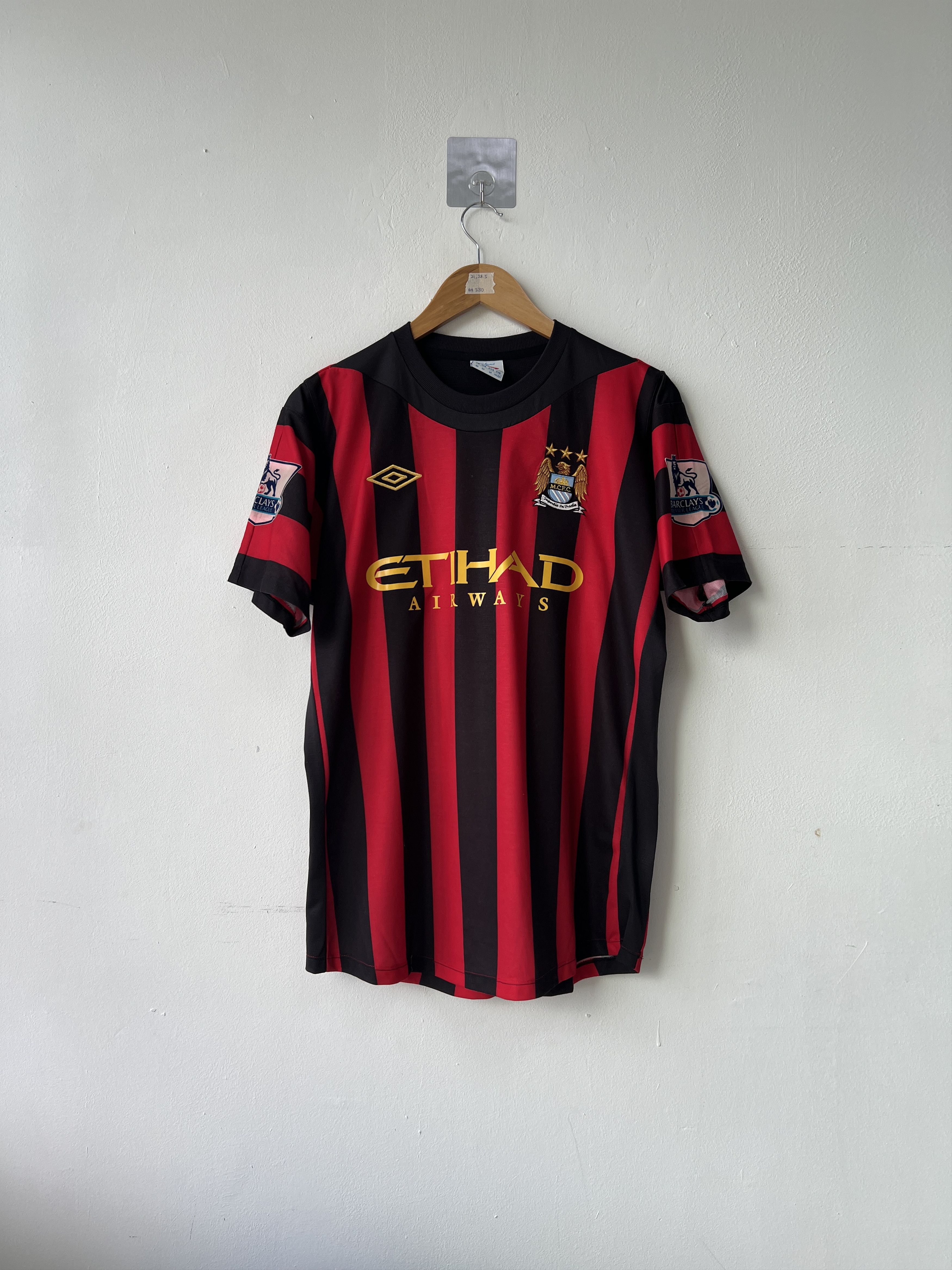 Umbro (M) Manchester City 2011-12 Away Kit Kun Aguero #16 Size US M / EU 48-50 / 2 - 2 Thumbnail