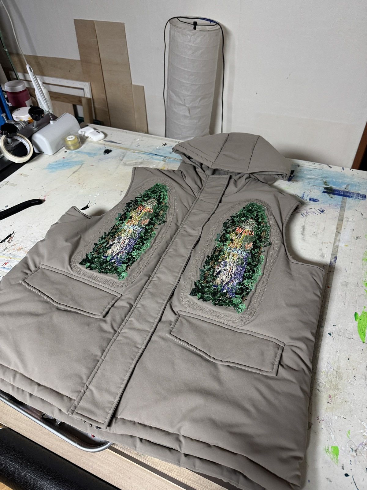 Who Decides War Who decides war garden vest Size US L / EU 52-54 / 3 - 1 Thumbnail