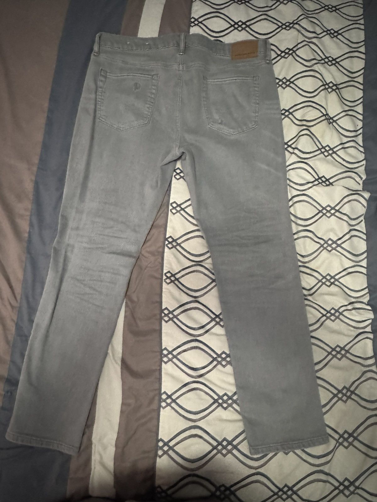 American Eagle Outfitters American Eagle Ripped Grey Jeans Size US 36 / EU 52 - 2 Thumbnail