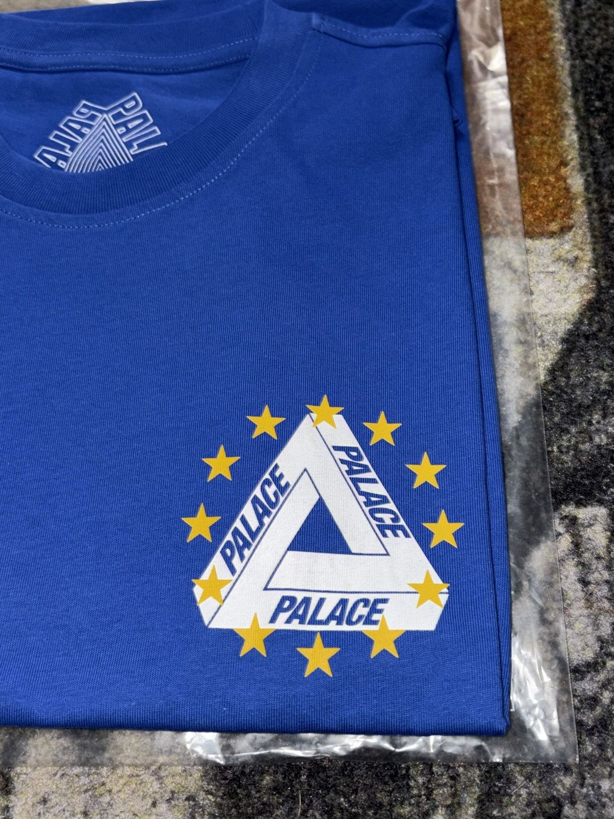 Palace Palace EU European Union Tri Ferg T-Shirt Size US XL / EU 56 / 4 - 3 Thumbnail