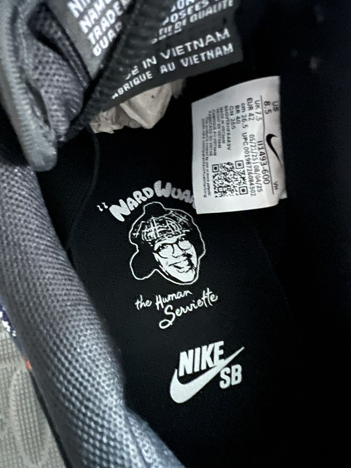 Nike SB NARDWUAR NIKE SB DUNK LOW 8.5 Size US 8.5 / EU 41-42 - 7 Thumbnail