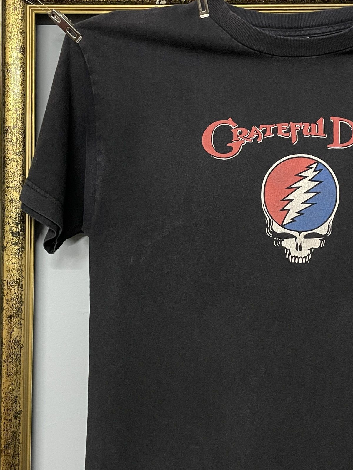 Vintage Vintage Original Grateful Dead Skull Sunfaded Music Tshirt Size US M / EU 48-50 / 2 - 3 Thumbnail