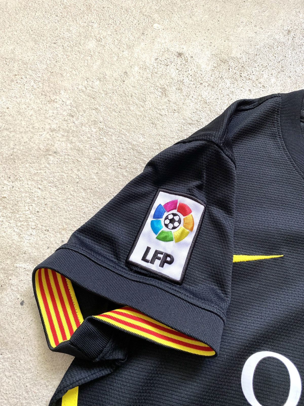 Nike Nike Barcelona Soccer Jersey T Shirt Wmns Size M / US 6-8 / IT 42-44 - 8 Thumbnail