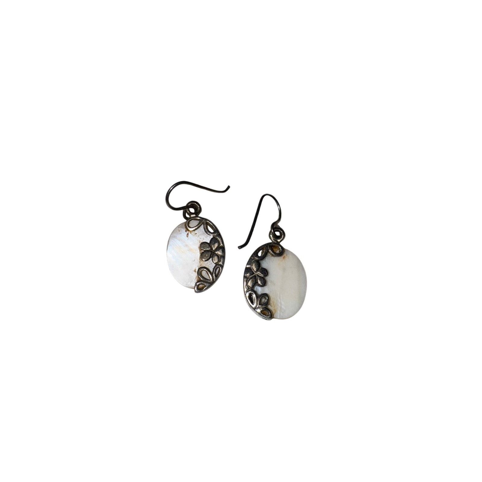 Vintage Earrings /Mother of Pearl / 925 Sterling Silver/Vintage /EUC Size ONE SIZE - 3 Thumbnail