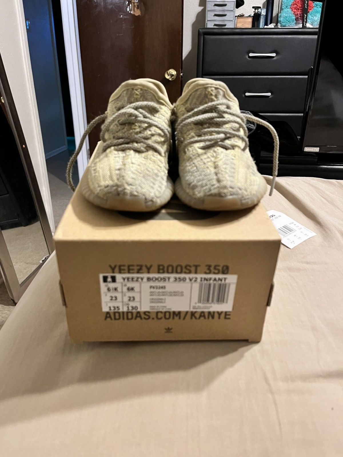 Yeezy Yeezy Size US 6.5 / EU 39-40 - 2 Thumbnail