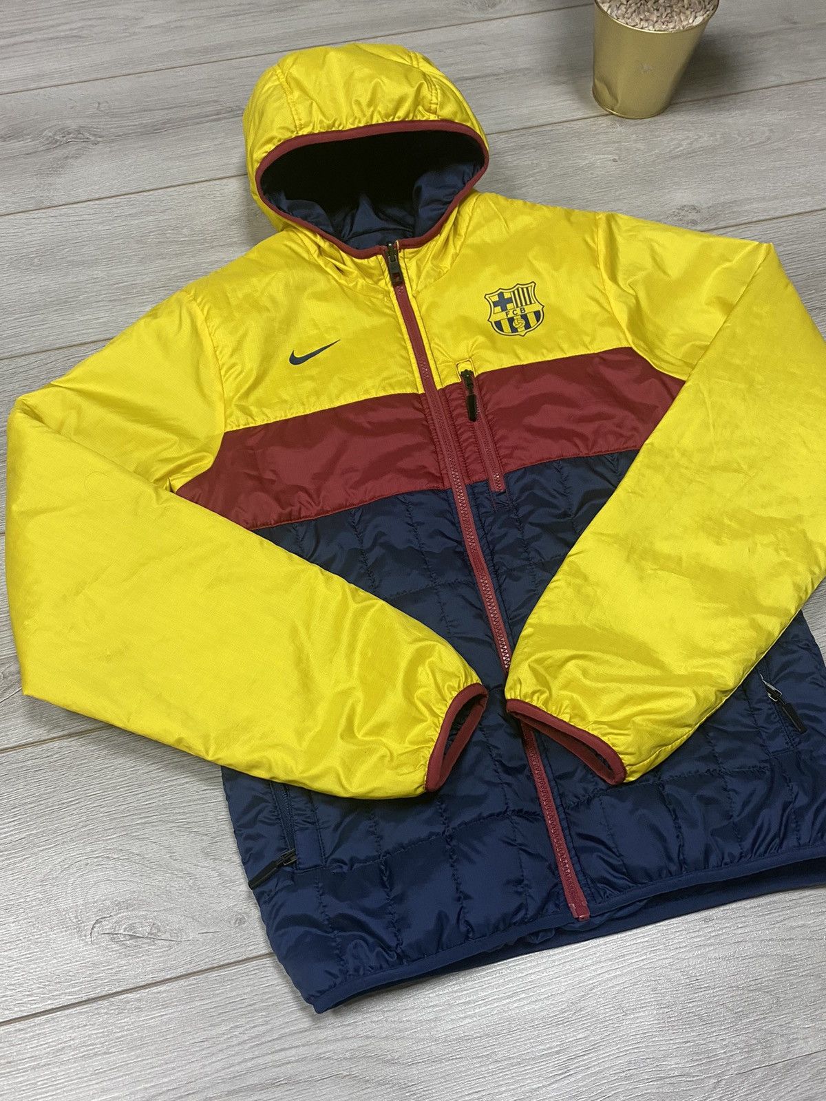Nike Nike 2 in 1 reversible Barcelona double sided micropuffer Size US S / EU 44-46 / 1 - 6 Thumbnail