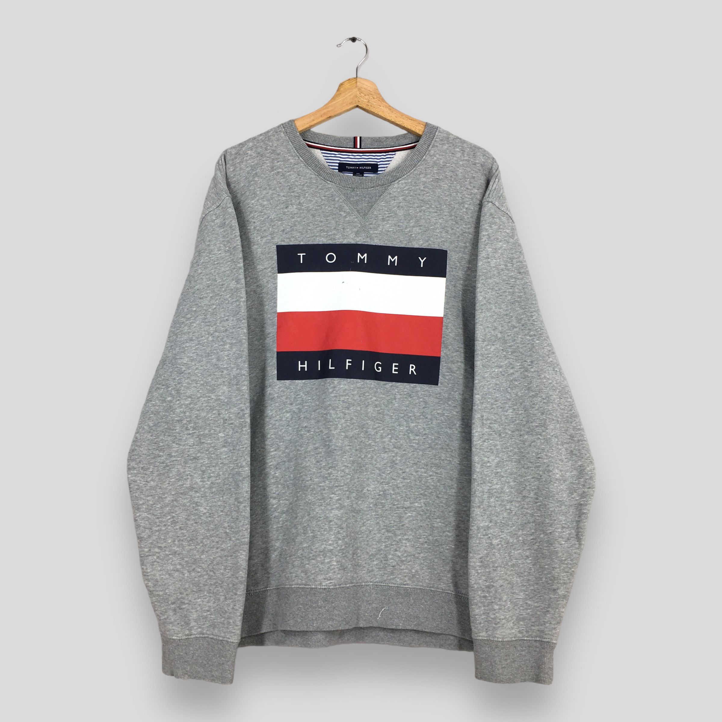 Tommy Hilfiger × Vintage Vintage 90's Tommy Hilfiger Gray Sweatshirt 2XLarge Size US XXL / EU 58 / 5 - 1 Thumbnail