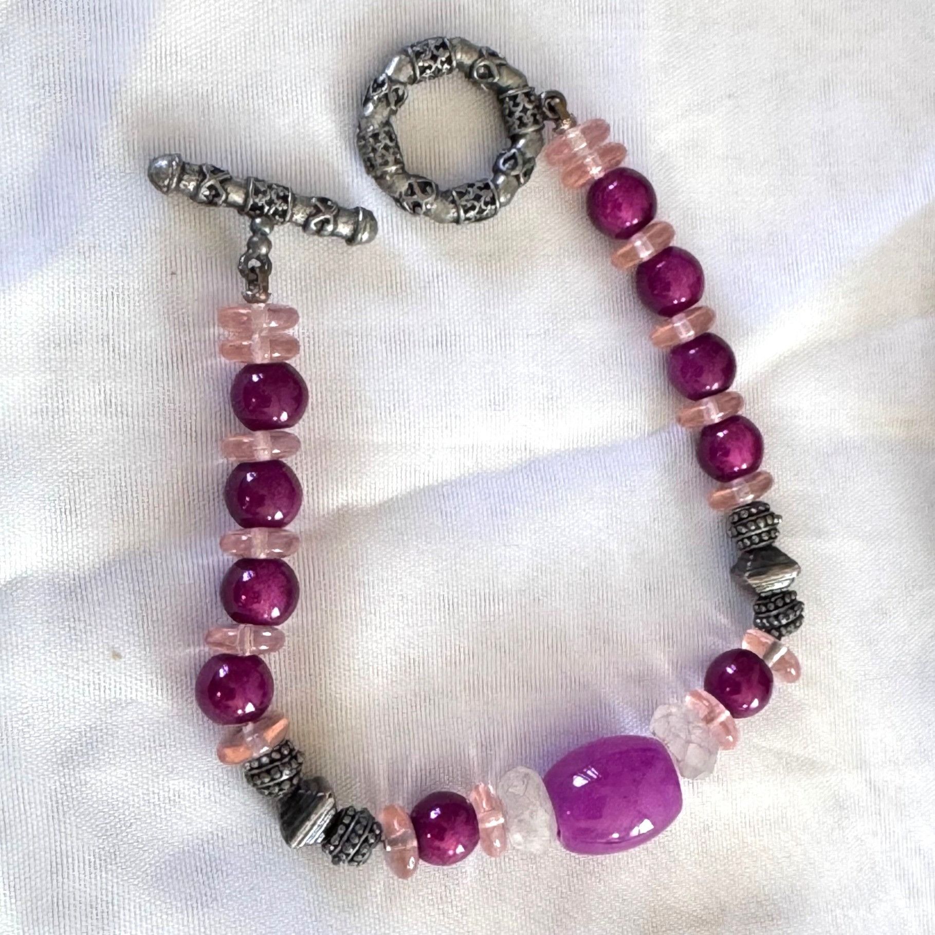 Vintage Silver Tone Pink Fuchsia Artisan Glass Bead & Silver Bead St Size ONE SIZE - 2 Thumbnail