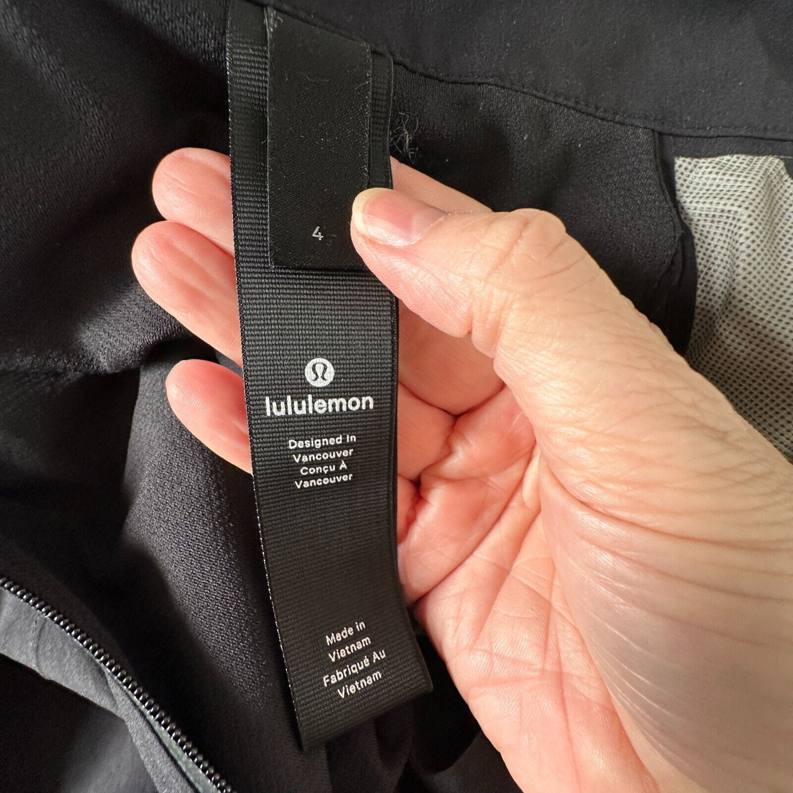 Lululemon RARE Lululemon Black 2017 Whistler Ambassador Summit Jacket Size S / US 4 / IT 40 - 11 Thumbnail