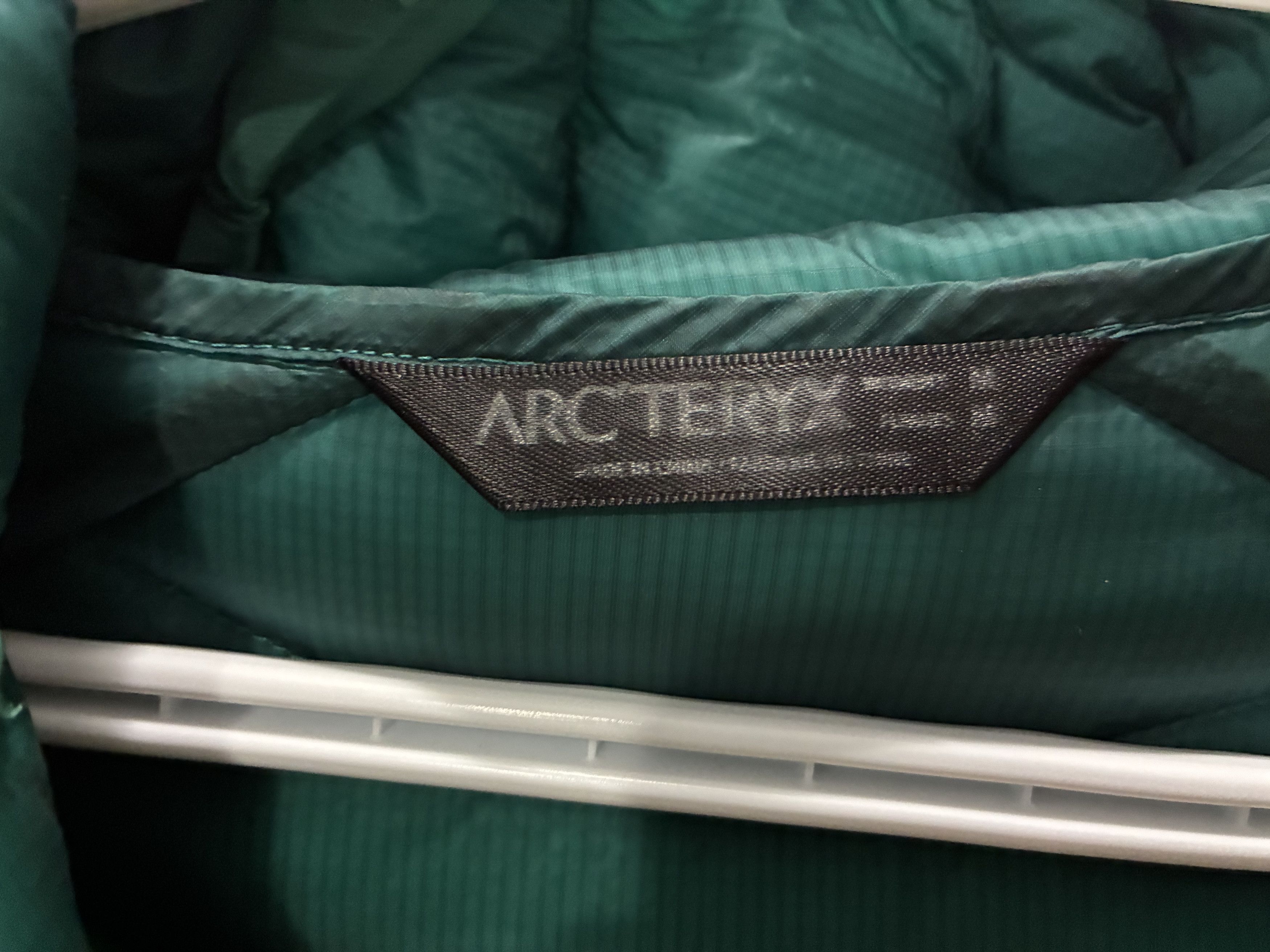 Arc'teryx Arc'teryx Cerium LT Hoody Women's Size M / US 6-8 / IT 42-44 - 3 Thumbnail