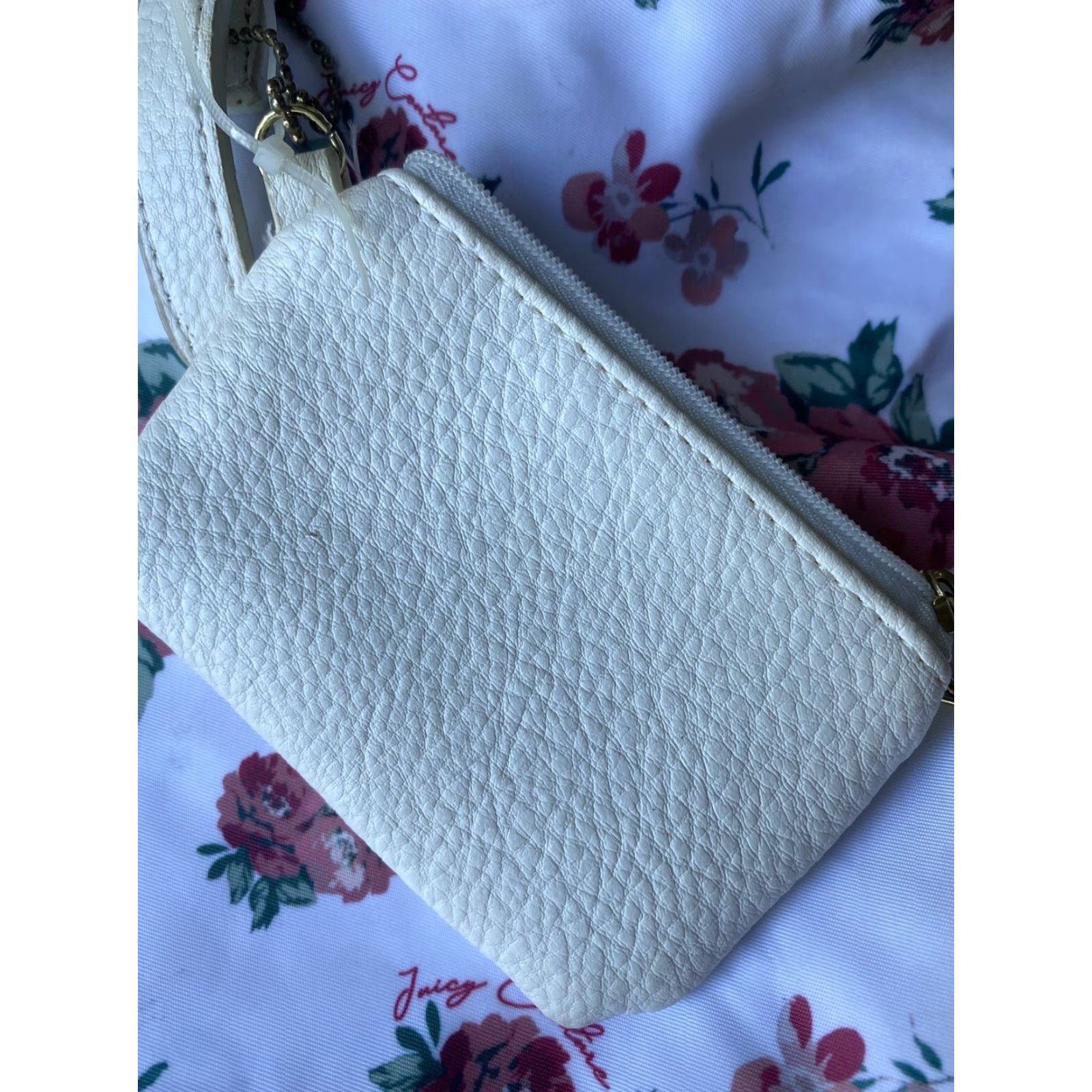 Juicy Couture VINTAGE Juicy Couture Roses Floral Tote Bag Shoulder Handbag Womens Medium Pink Floral Pattern Zip Lining Nylon Leather Handle Size ONE SIZE - 2 Thumbnail