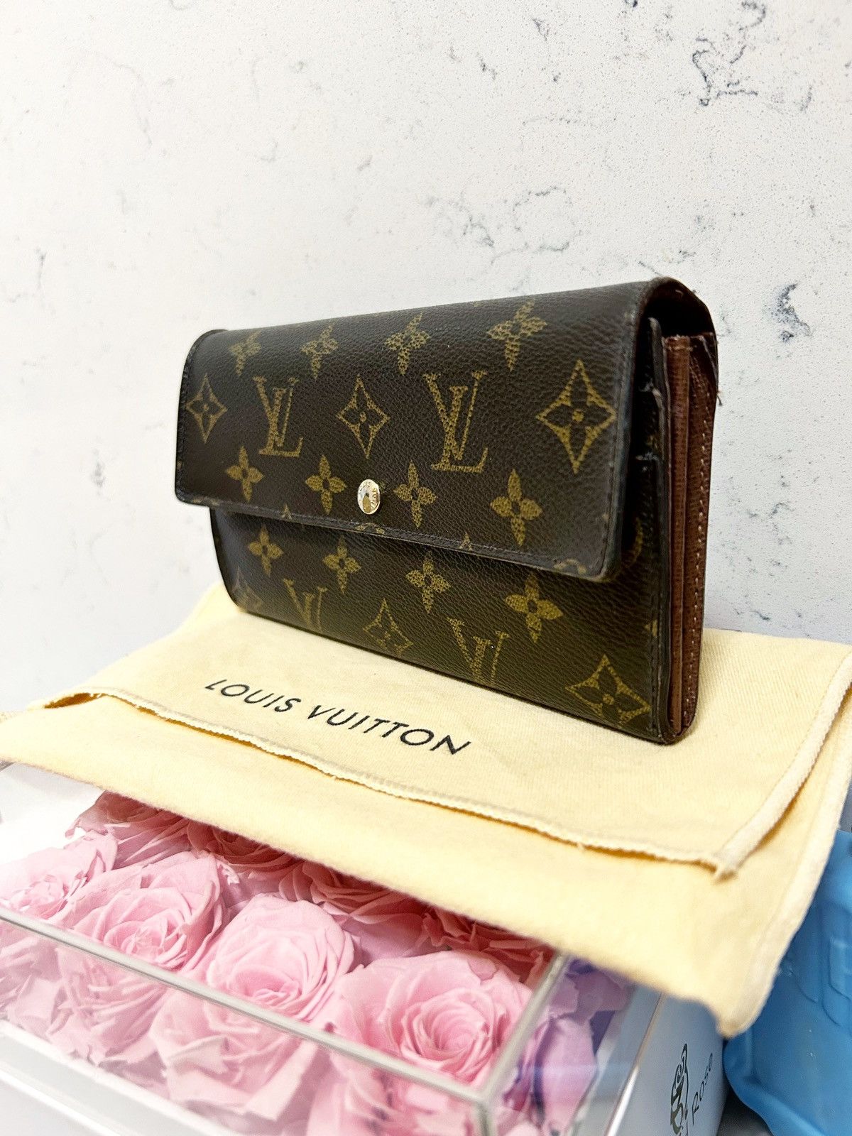 Louis Vuitton Authentic Louis Vuitton Classic Monogram Vintage Sara Wallet Size ONE SIZE - 10 Thumbnail