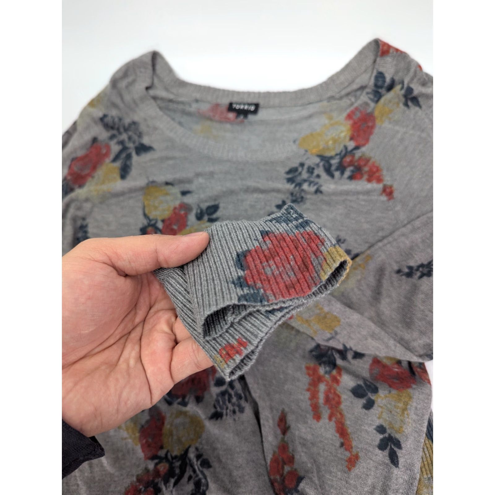 Torrid Torrid Gray Pullover Raglan Sweater Floral Women's 2 Lightweight Top 11424614 Size XXL / US 16-18 / IT 52-54 - 5 Thumbnail