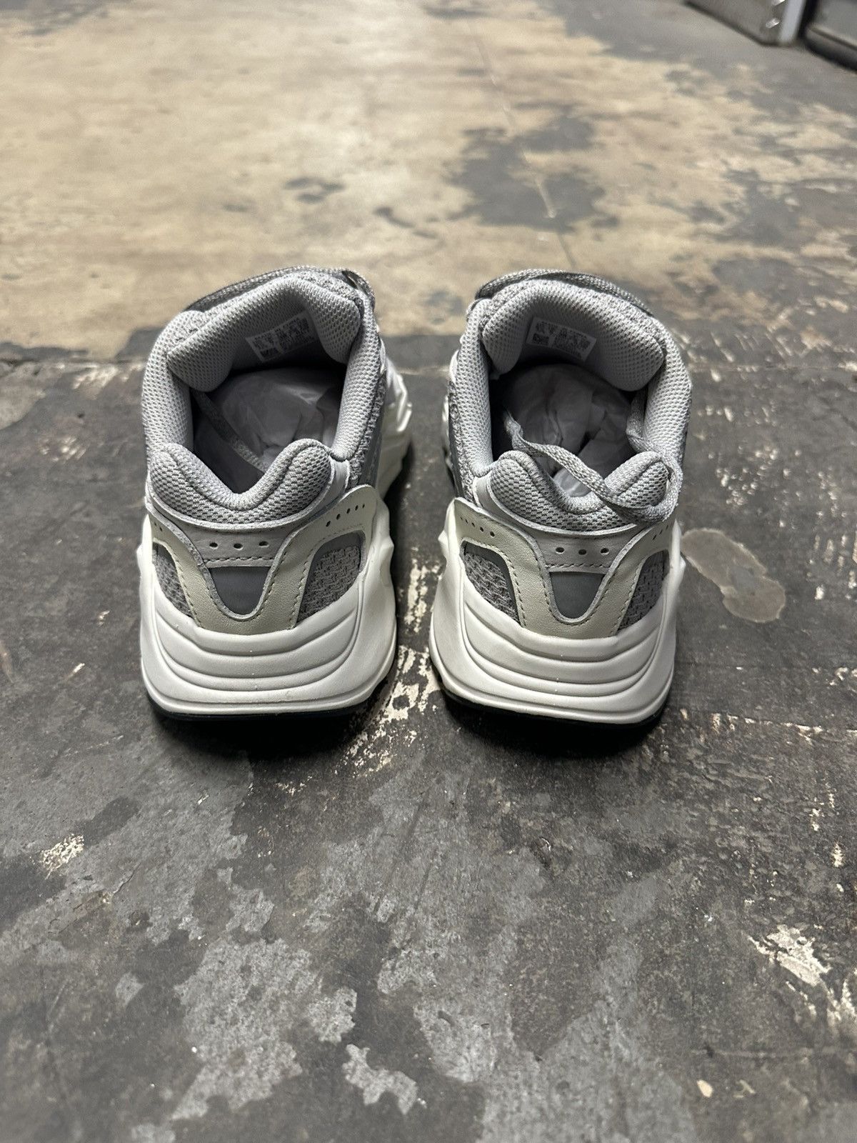Adidas × Yeezy Yeezy Boost 700 V2 Static Size US 5.5 / EU 38 - 4 Thumbnail
